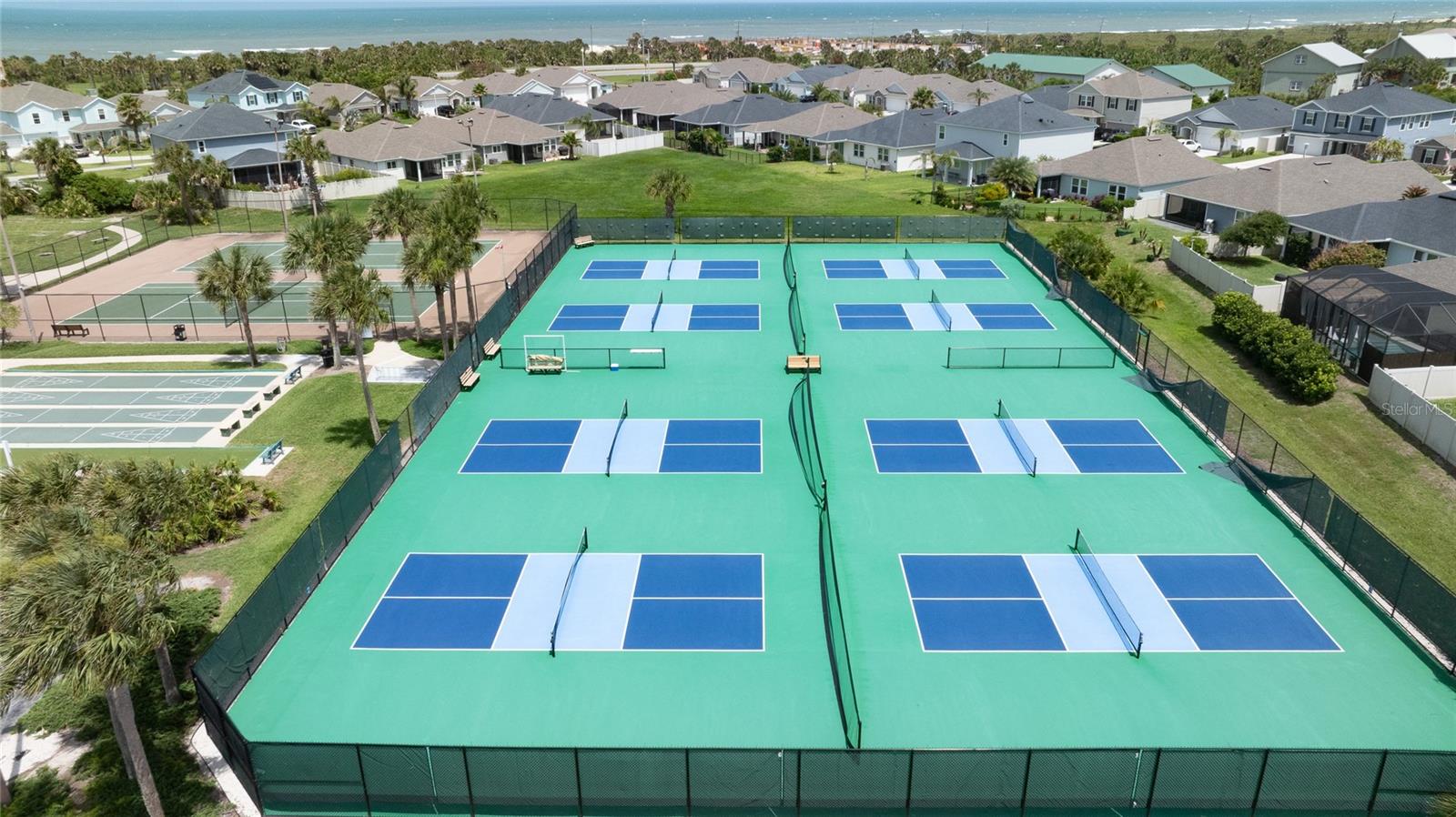 LOS LAGOS - Residential