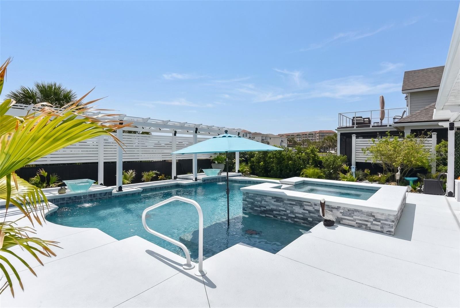 LOS LAGOS - Residential