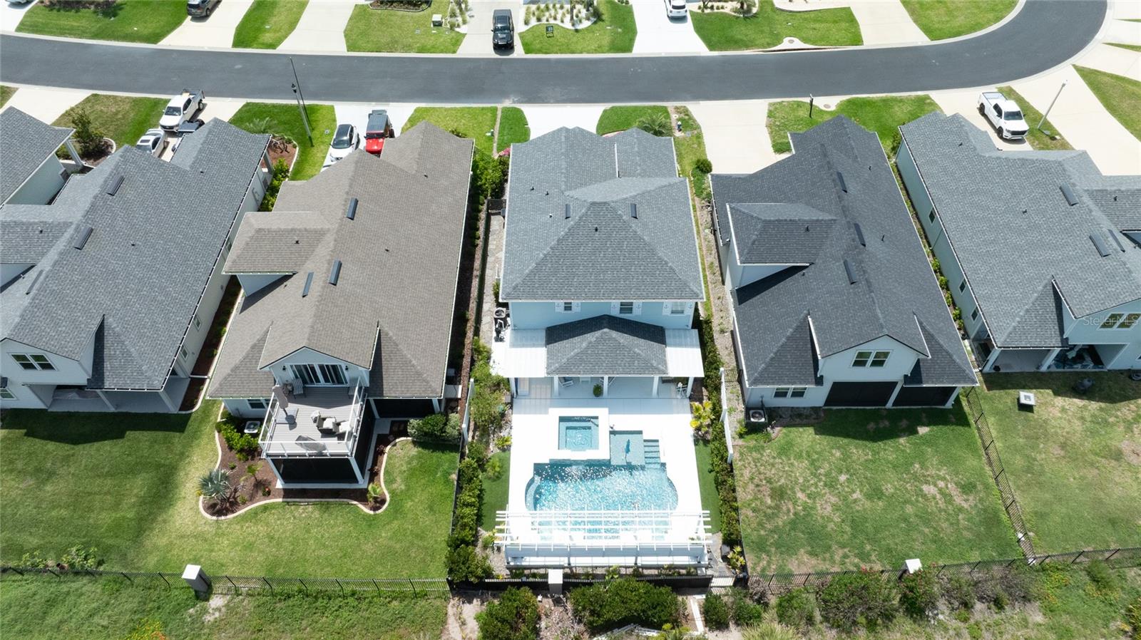 LOS LAGOS - Residential