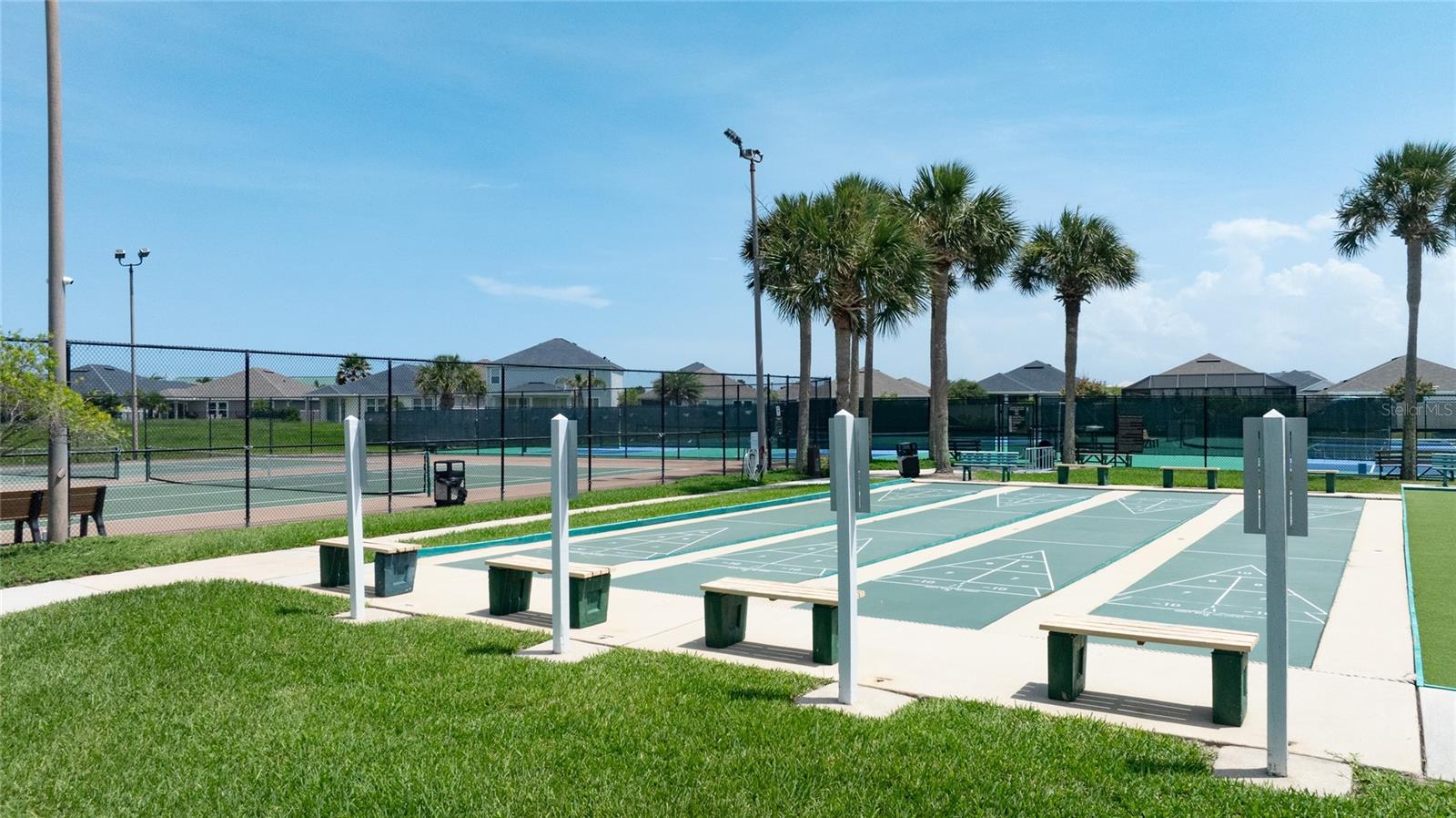 LOS LAGOS - Residential