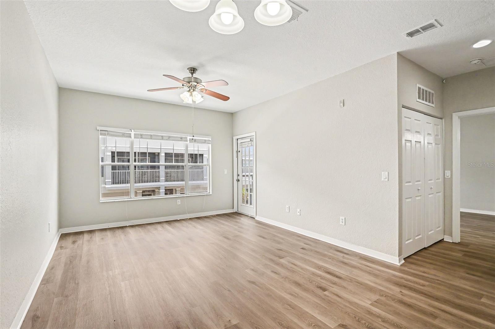 ESTATES AT PARK CENTRAL CONDOMINIUM 8662/3767 UNIT - Residential
