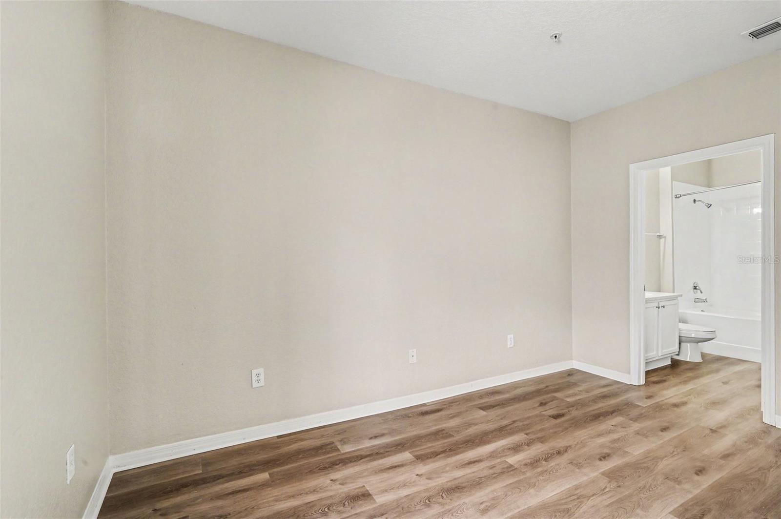 ESTATES AT PARK CENTRAL CONDOMINIUM 8662/3767 UNIT - Residential