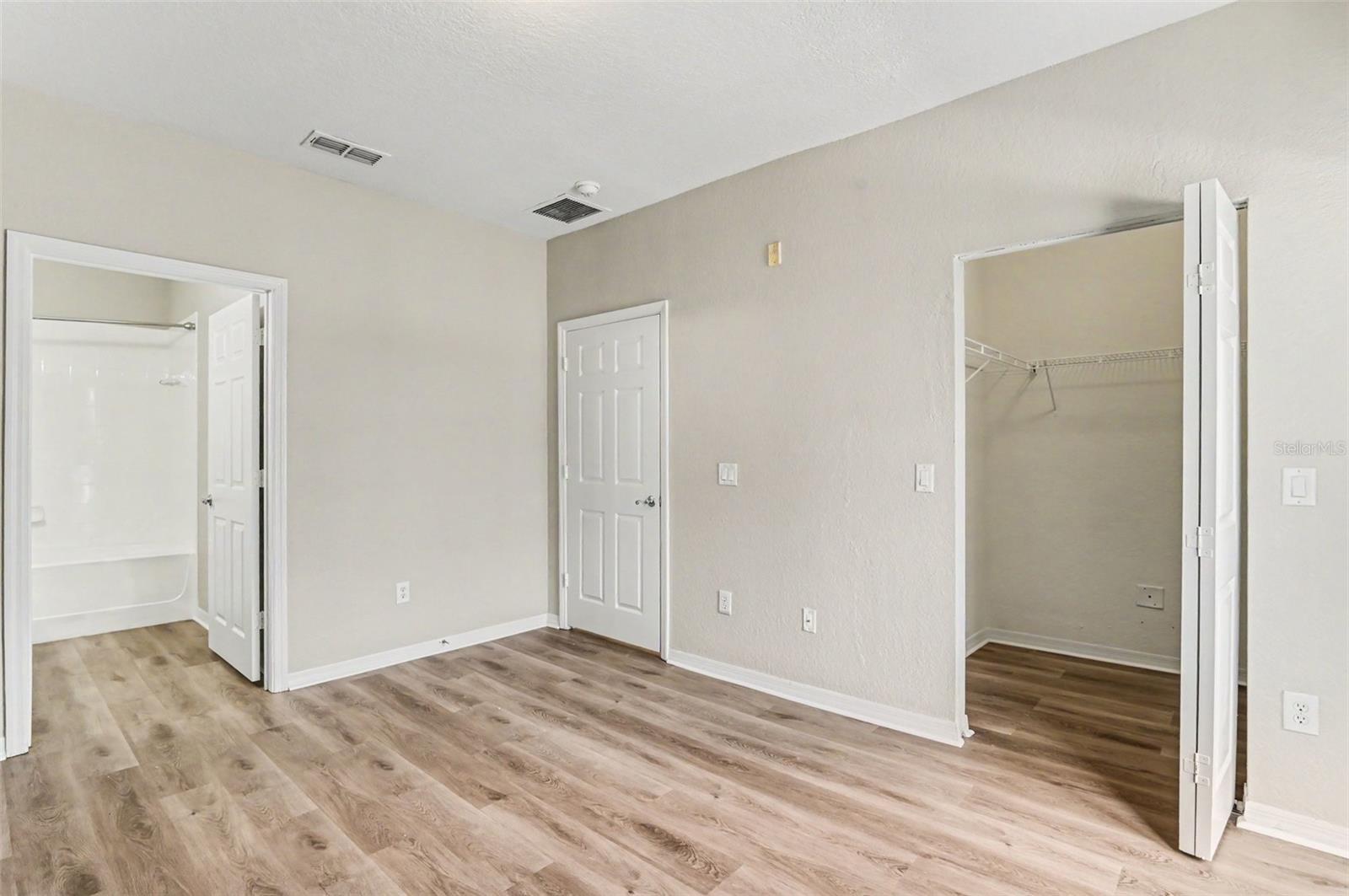 ESTATES AT PARK CENTRAL CONDOMINIUM 8662/3767 UNIT - Residential