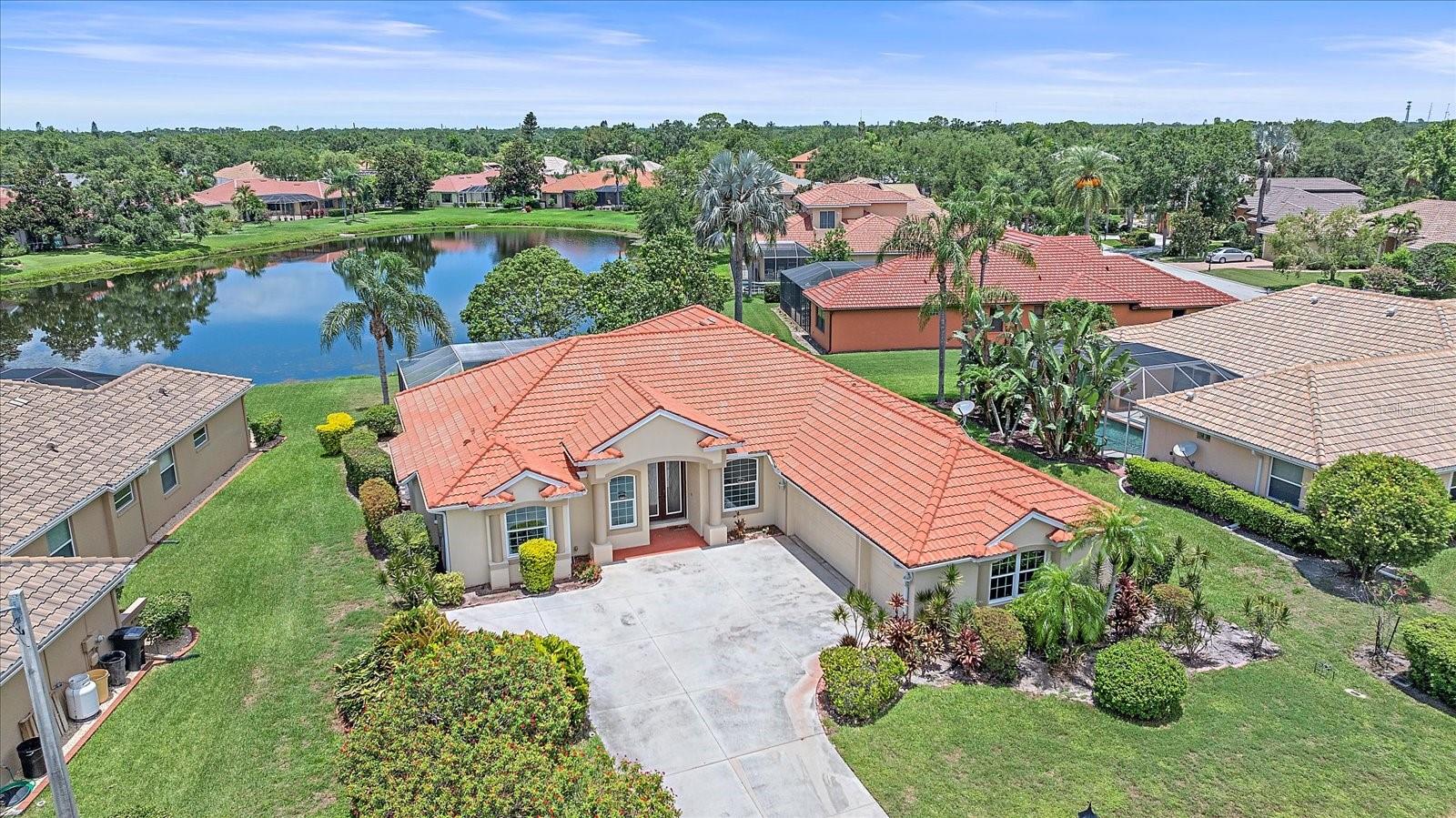 5523 SECLUDED OAKS WAY