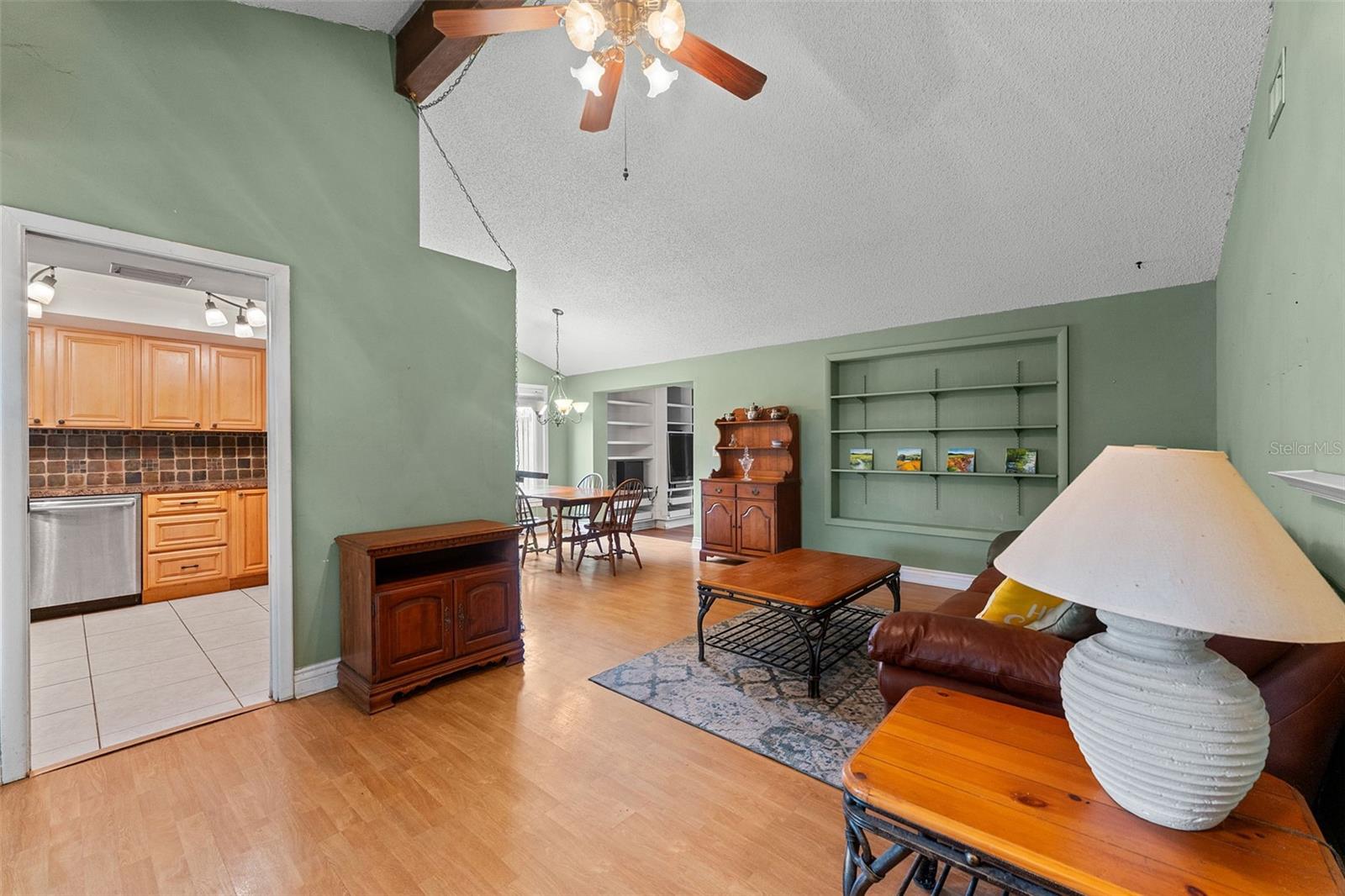 8841 OAK CIRCLE