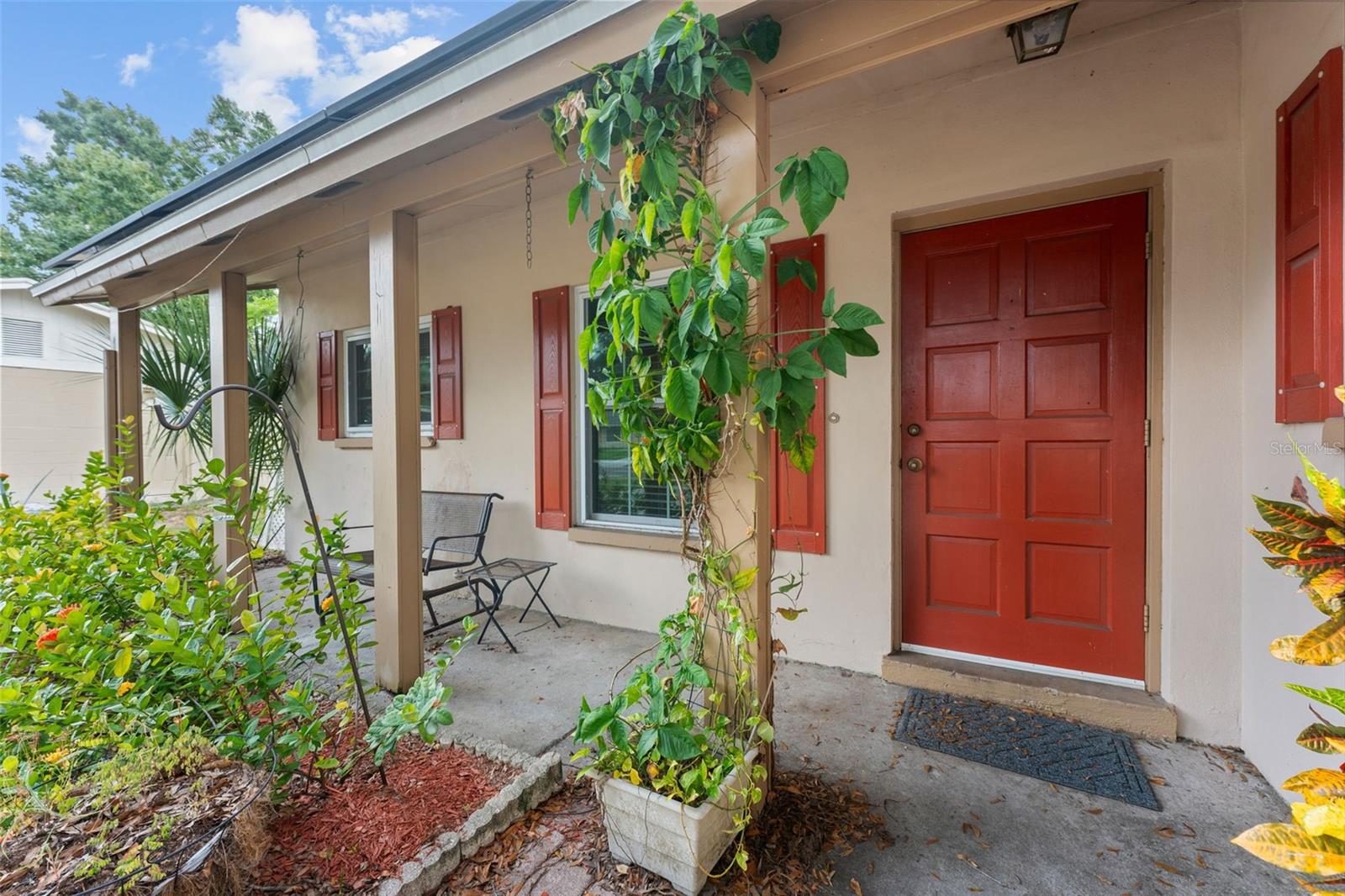 8841 OAK CIRCLE