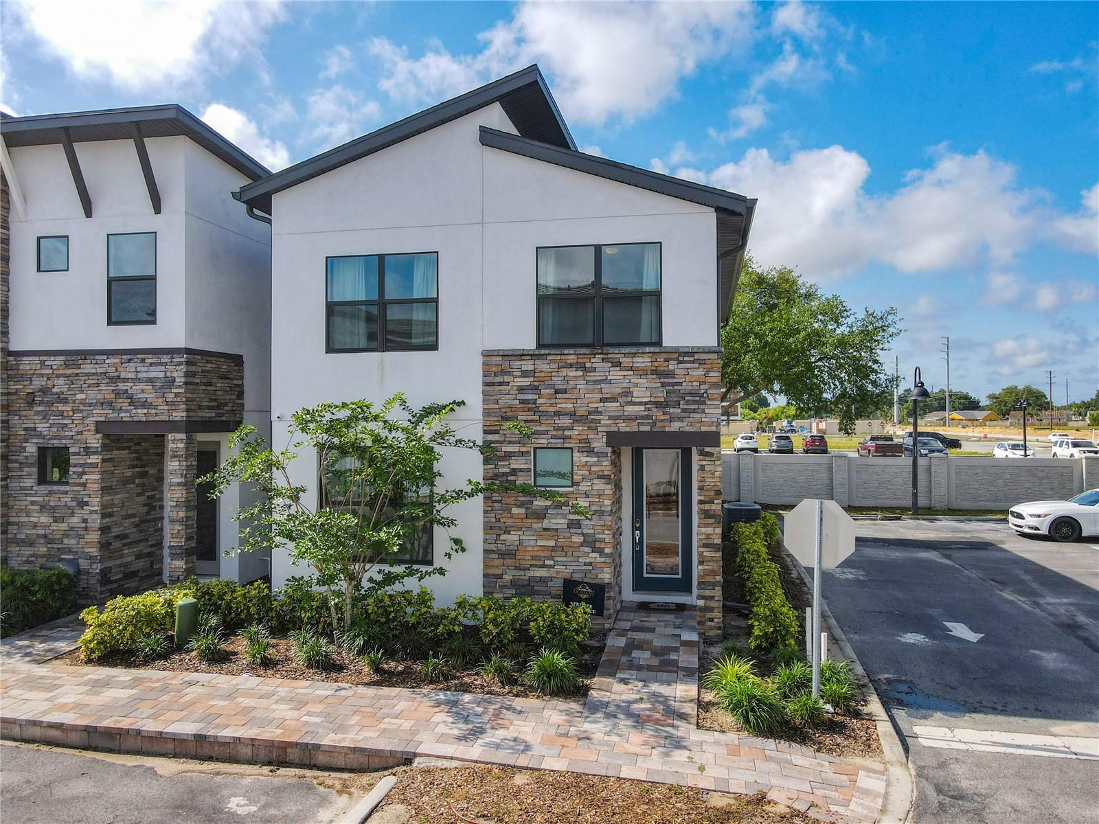 VILLA DOMANI - Residential Lease