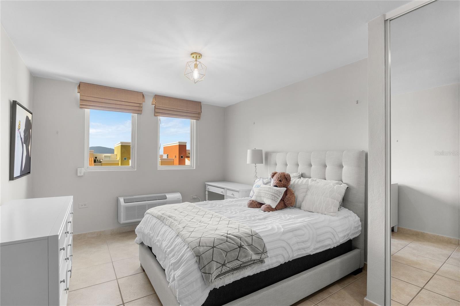 AQUABELLA - Residential