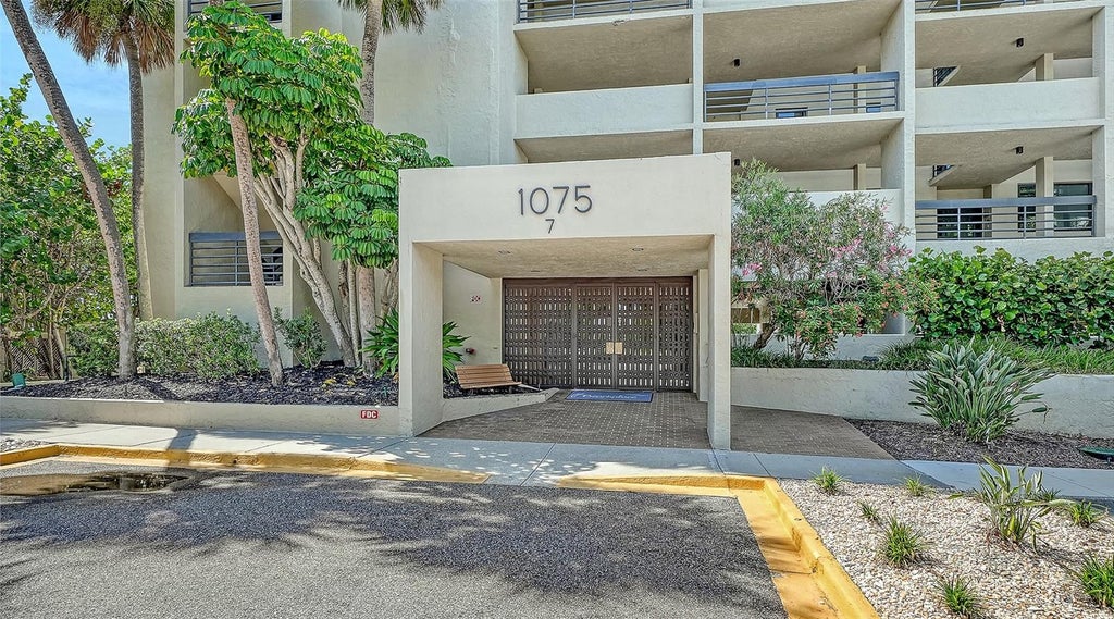 Photo of 1075 Gulf Of Mexico Drive #303, Longboat Key, FL 34228 (MLS # A4704636)