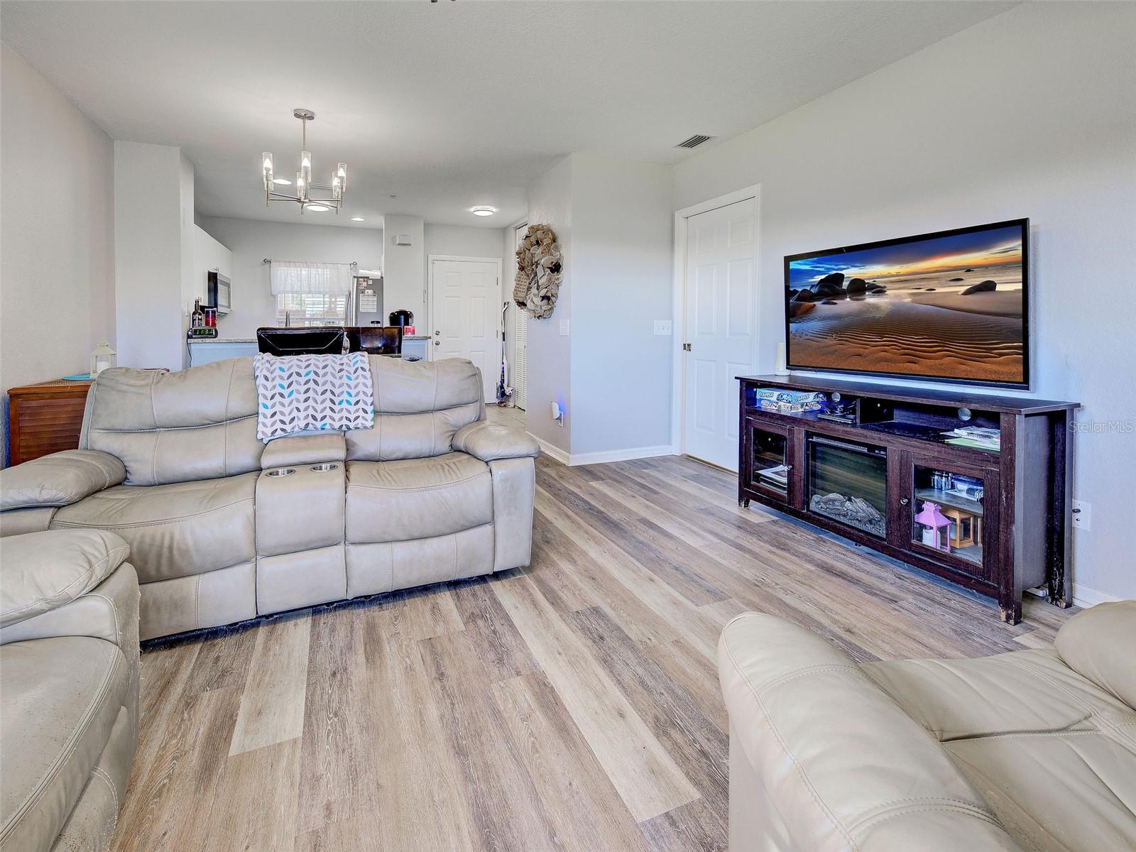 LAKE VIEW VI/HERITAGE LAKE PARK - Residential