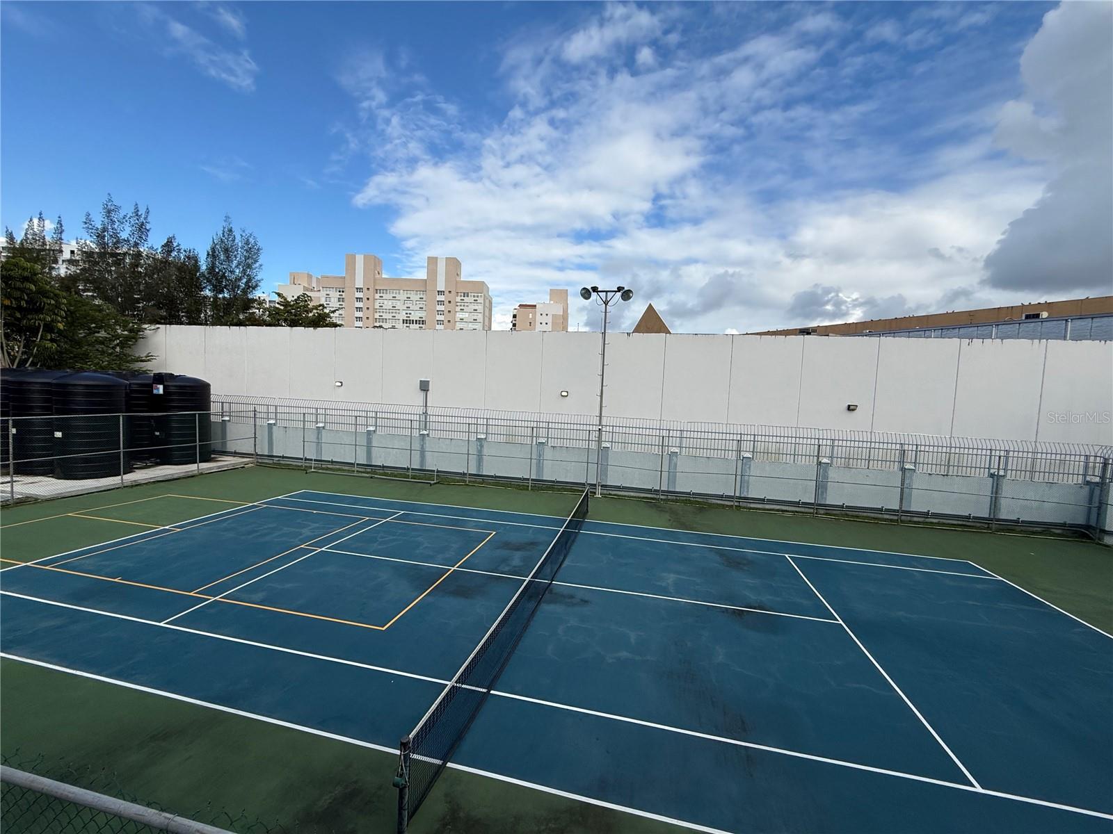 CONDOMINIO COSTA DEL SOL - Residential