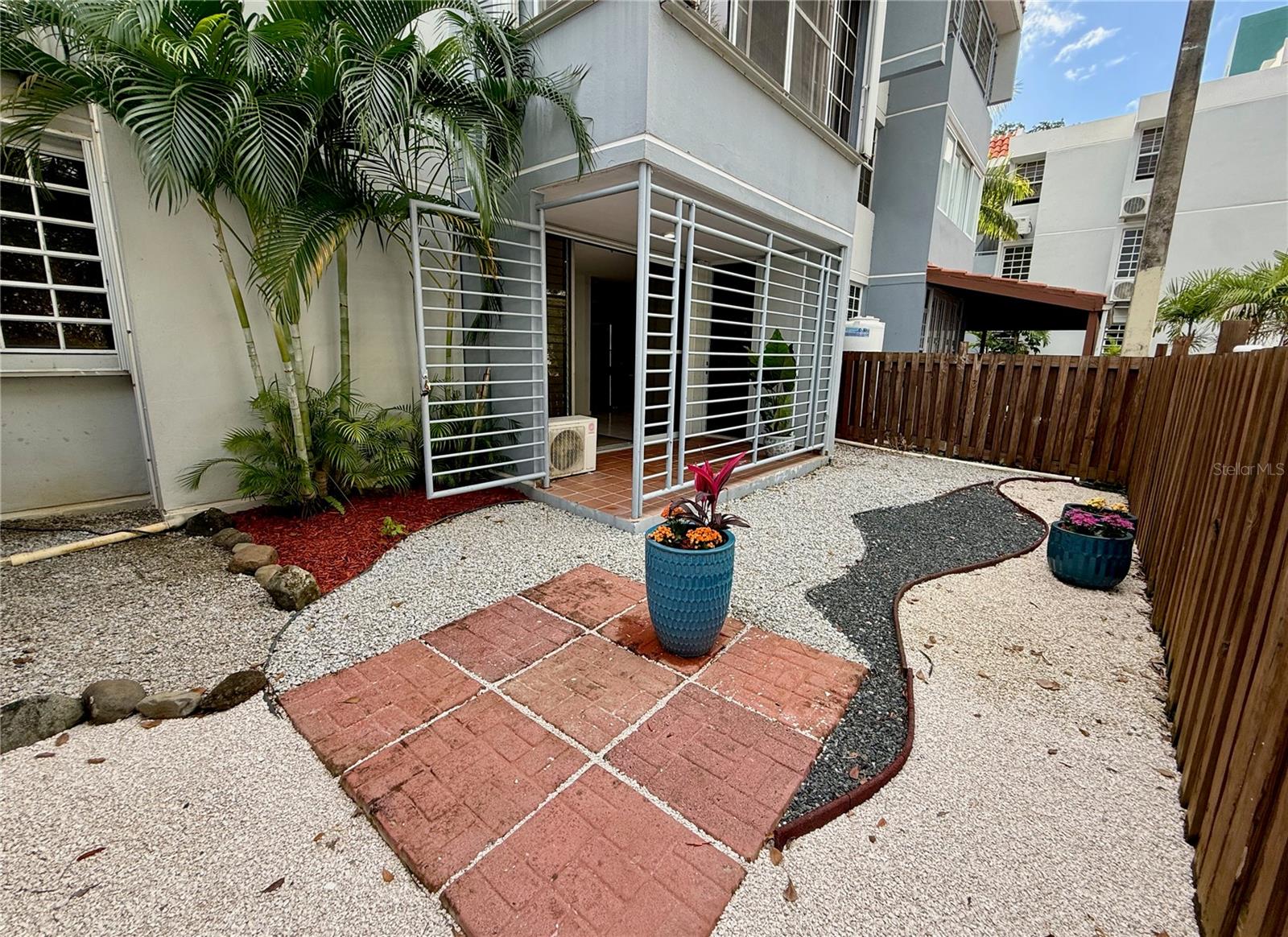 CONDOMINIO COSTA DEL SOL - Residential