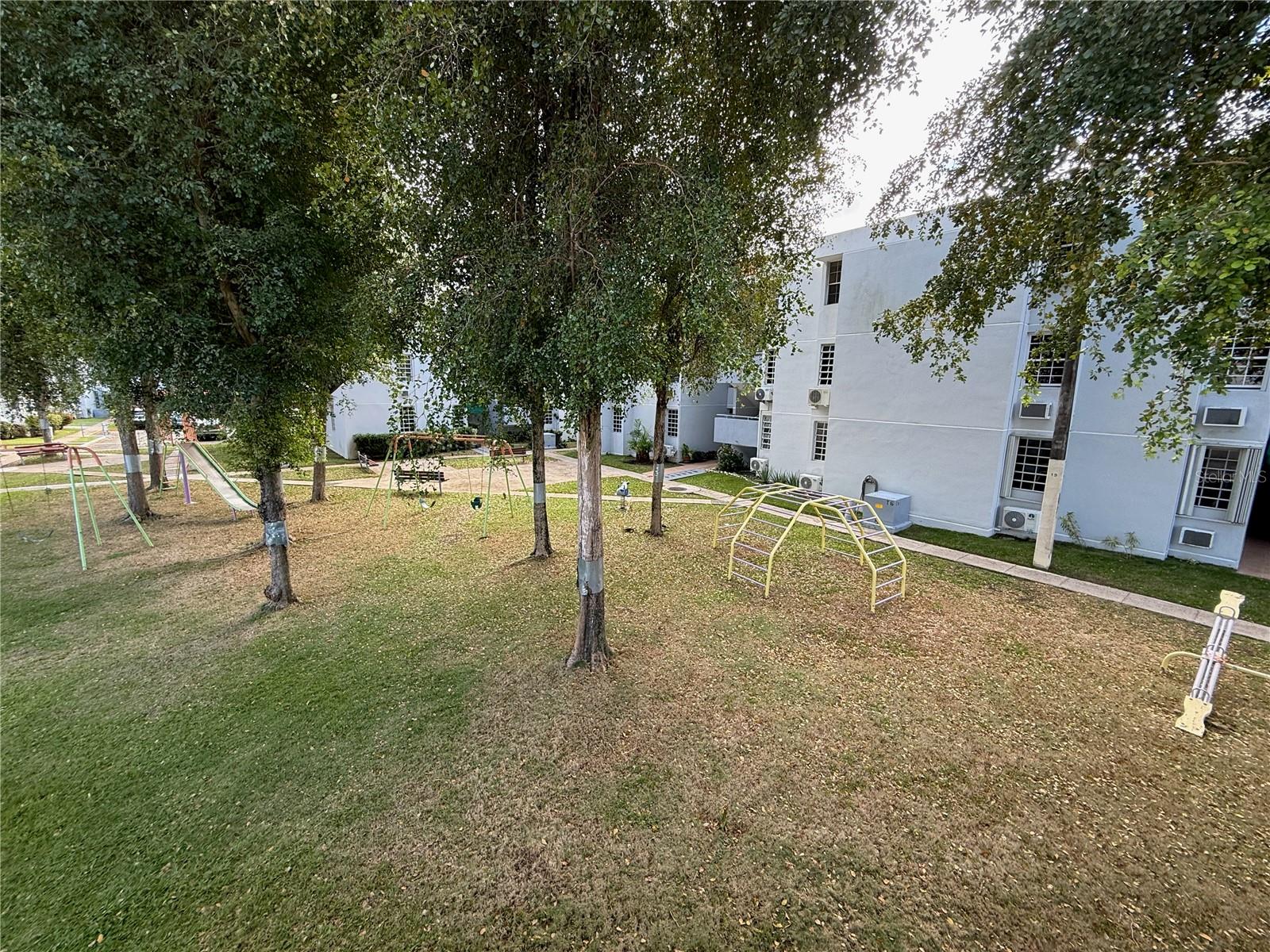 CONDOMINIO COSTA DEL SOL - Residential