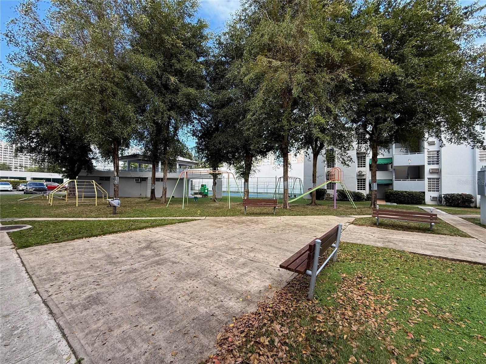 CONDOMINIO COSTA DEL SOL - Residential