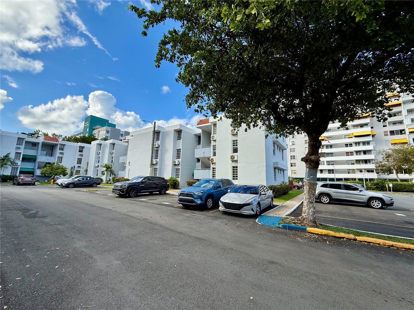 CONDOMINIO COSTA DEL SOL - Residential