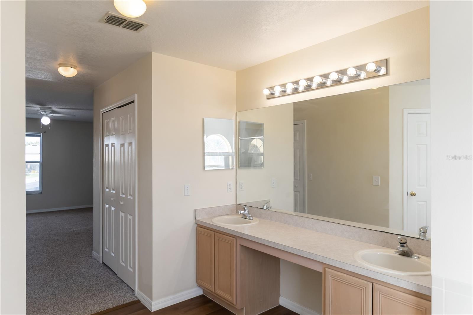 DAHLIA RESERVE AT CRESCENT LAKES - Residential