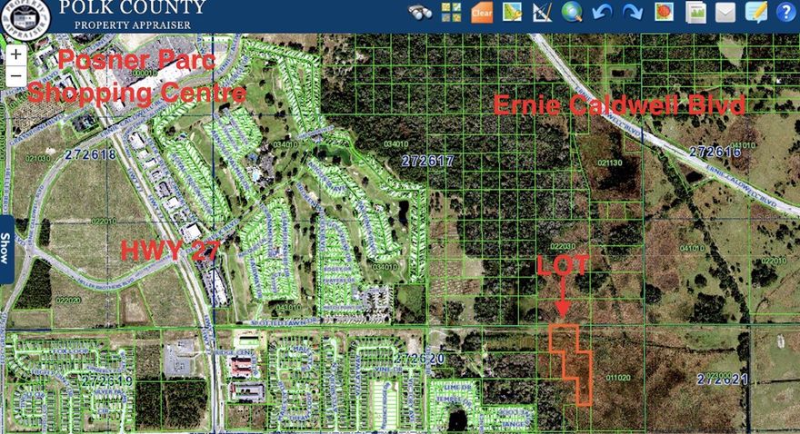 Only 30 minutes from Disney, 10 minutes from Posner shopping, Champions Gate, and Reunion. Great location in the fast growing area of Davenport.