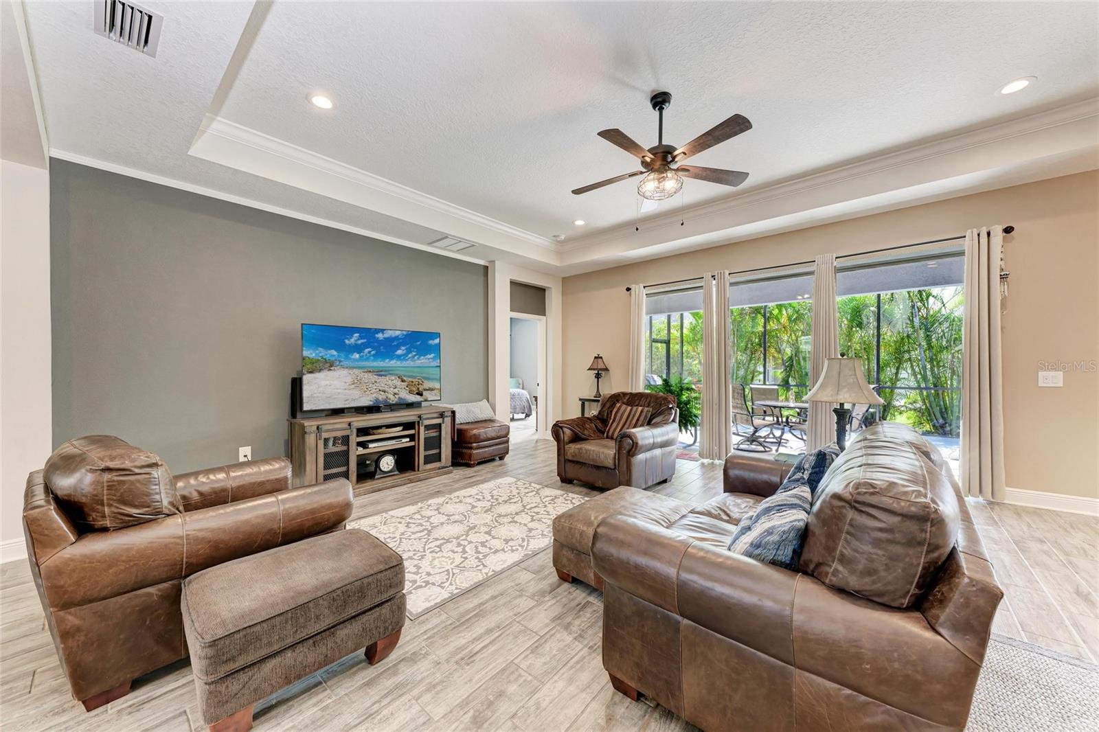 1219 THORNBURY DRIVE