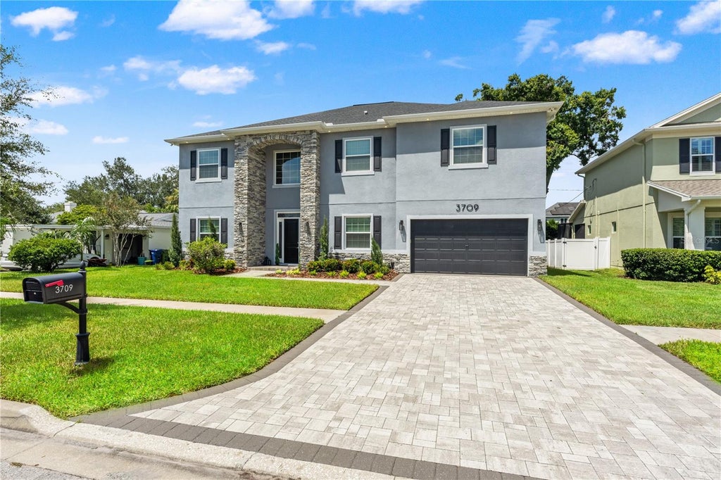 Photo of 3709 W Dale Avenue, Tampa, FL 33609 (MLS # TB8547321)