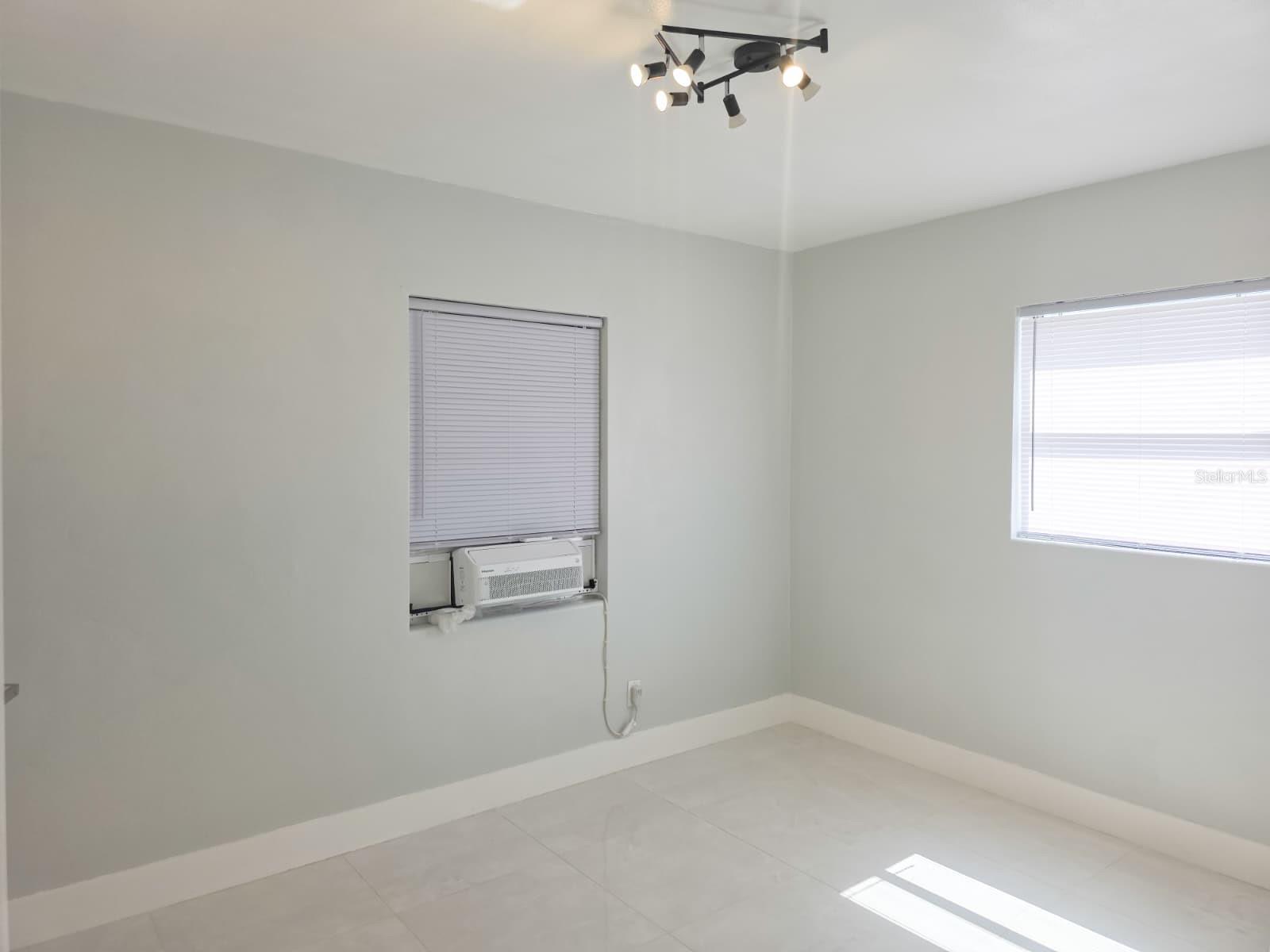 TANGELO PARK SEC 02 - Residential Lease