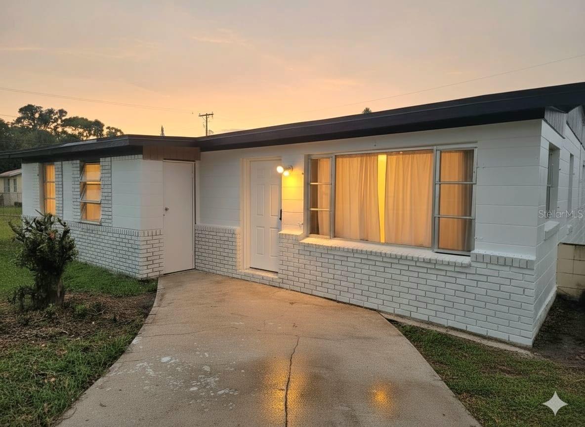 TANGELO PARK SEC 02 - Residential Lease