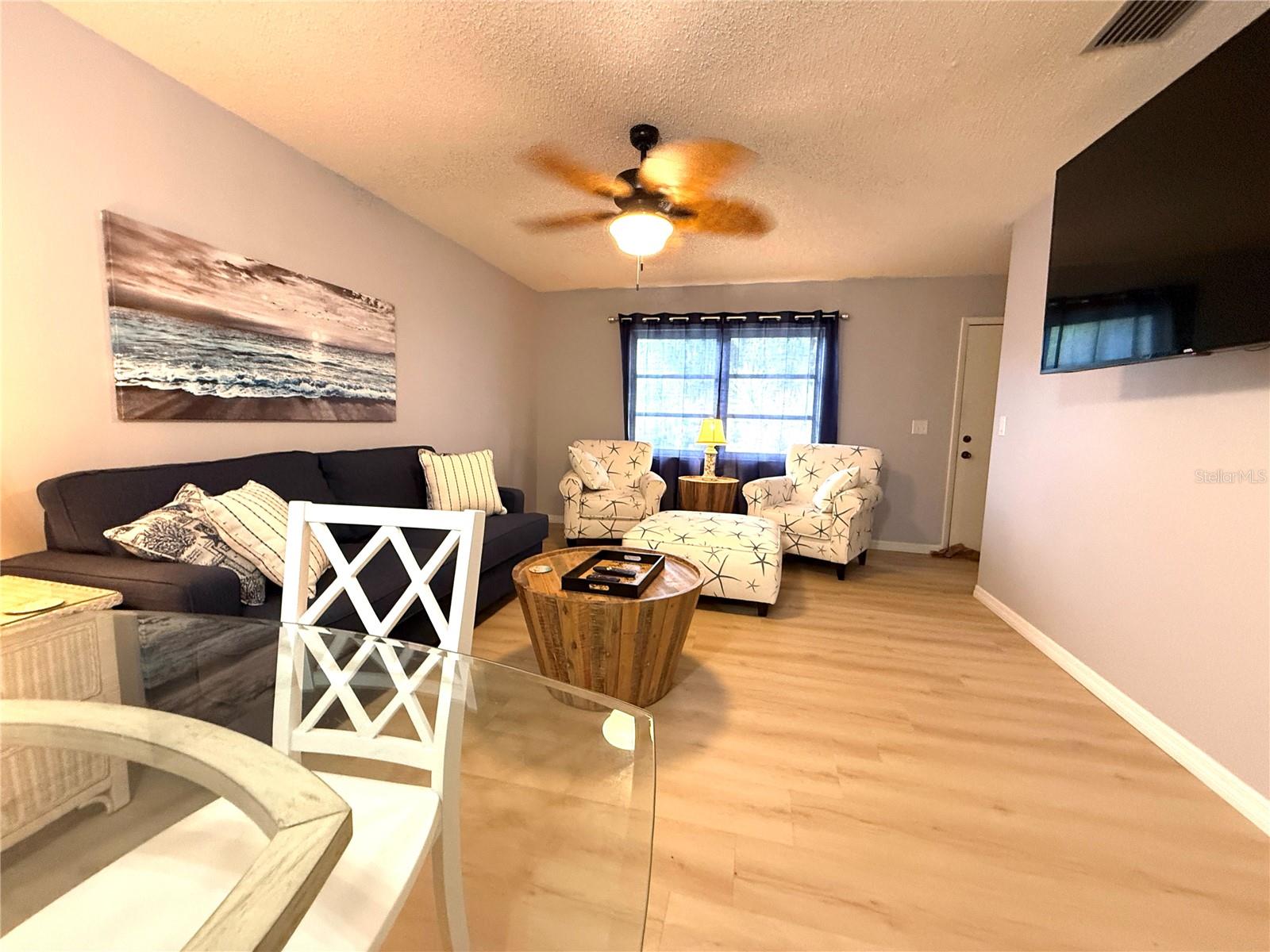 390 301 BOULEVARD W 1B