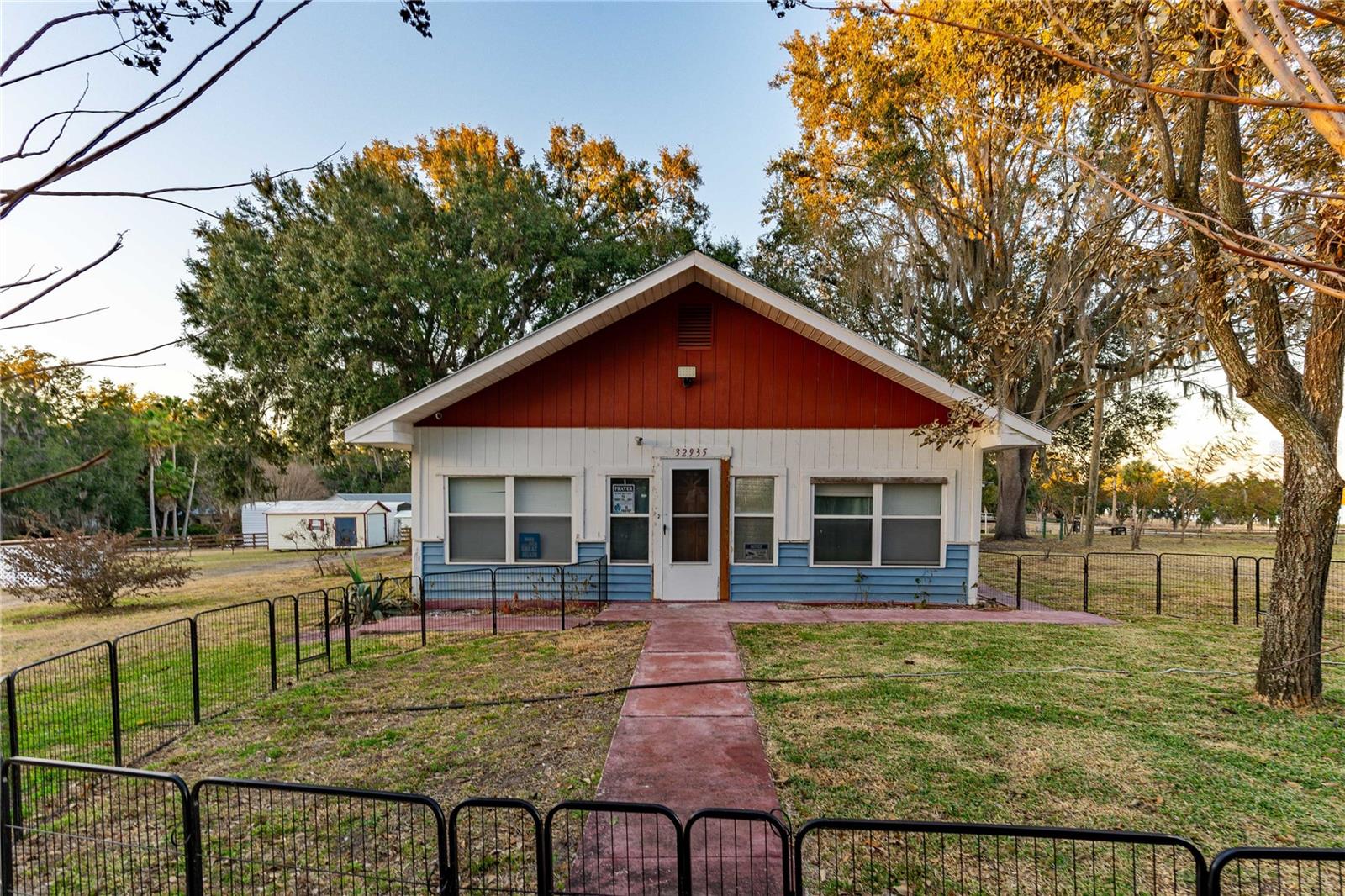 MAY JONES HEIGHTS - Land