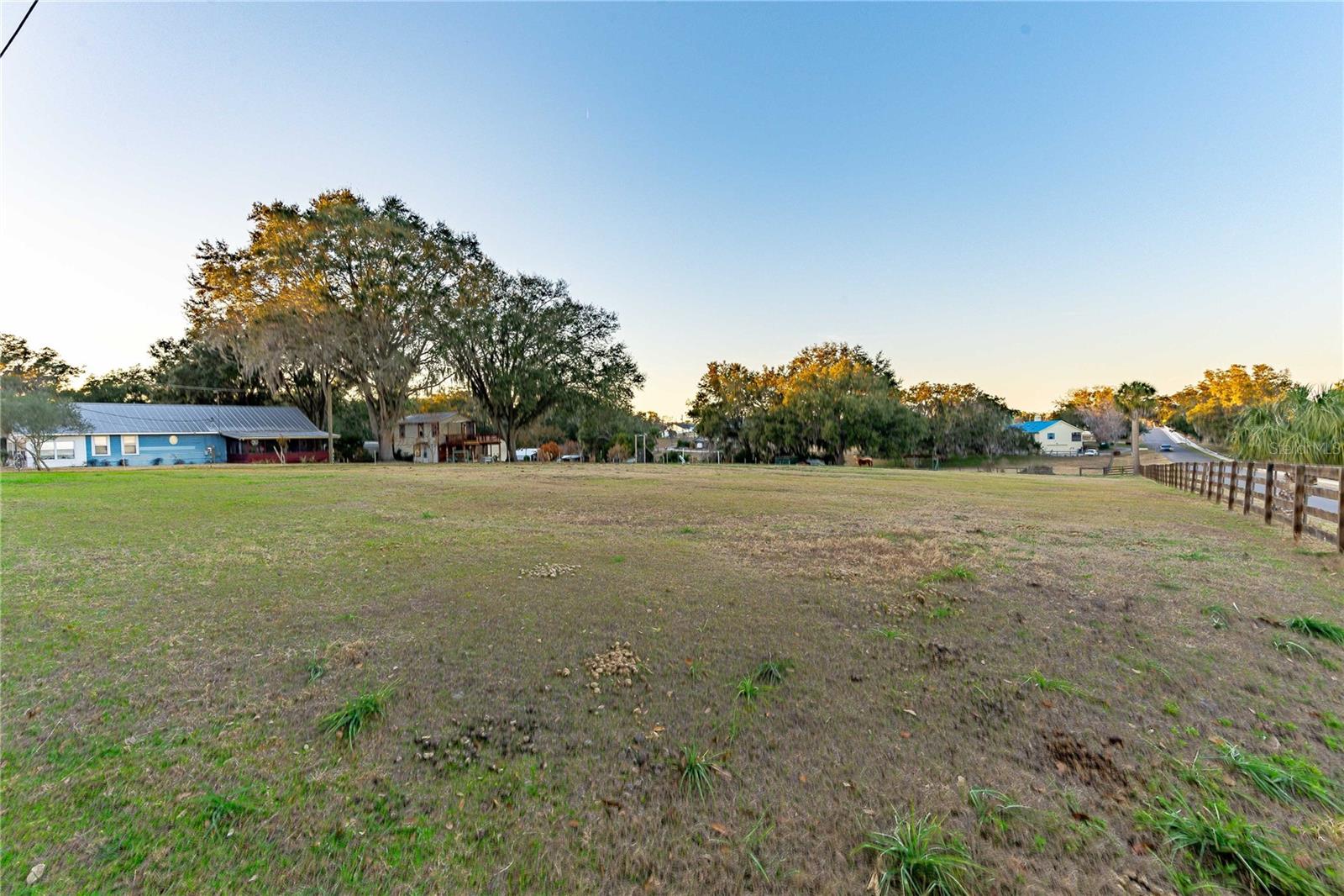 MAY JONES HEIGHTS - Land