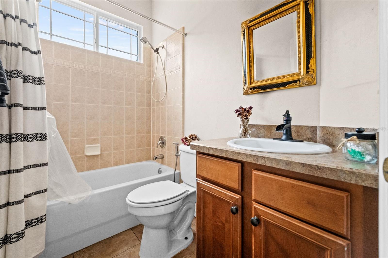 LONGLEAF UNIT 2 PH 5 - Residential Lease