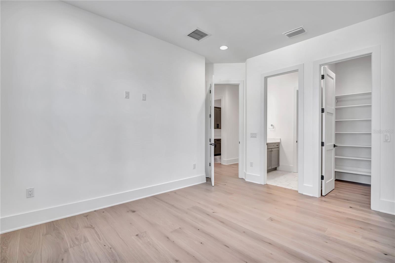 MARYLAND MANOR 2ND UNIT - Residential