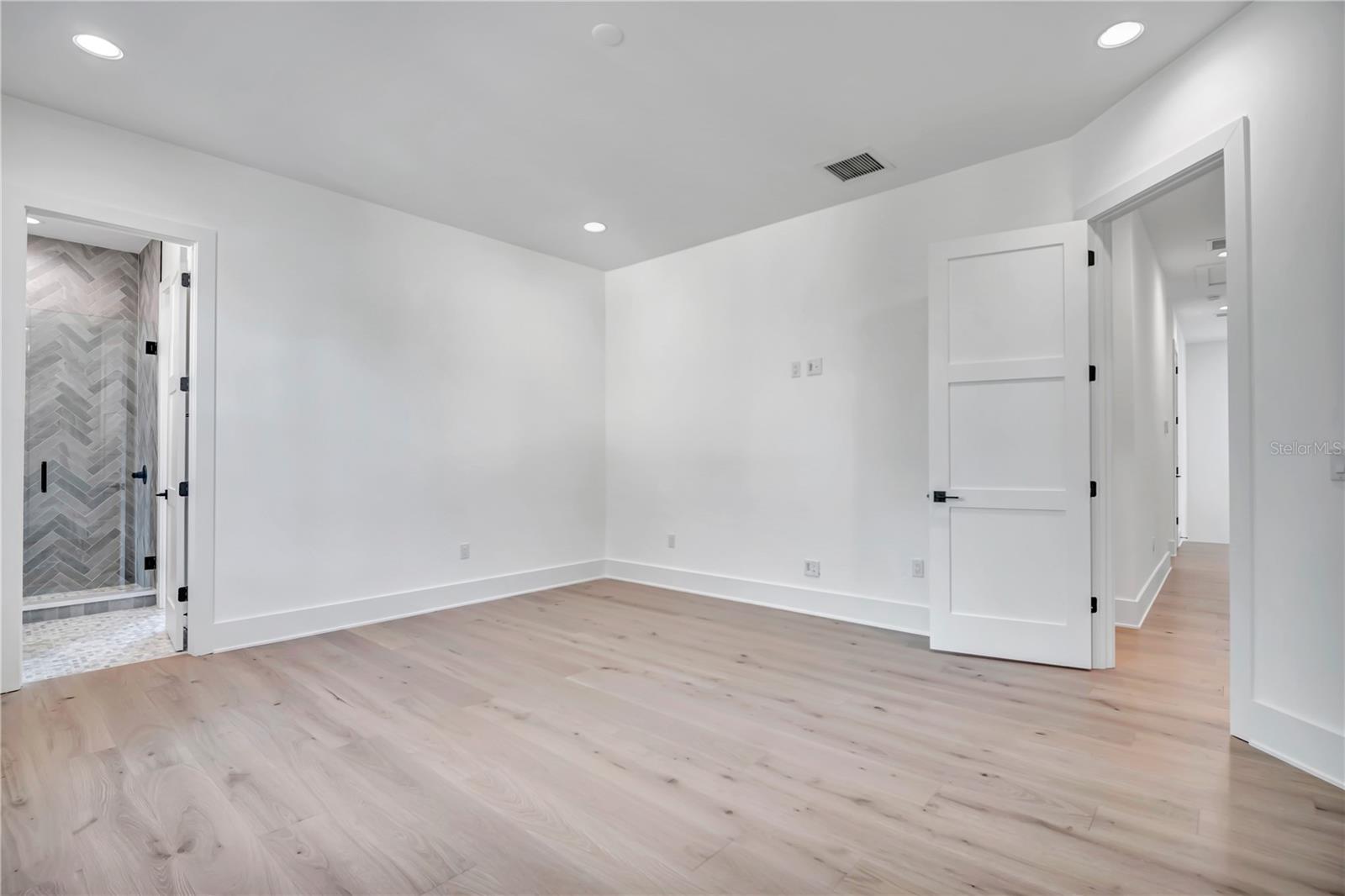 MARYLAND MANOR 2ND UNIT - Residential