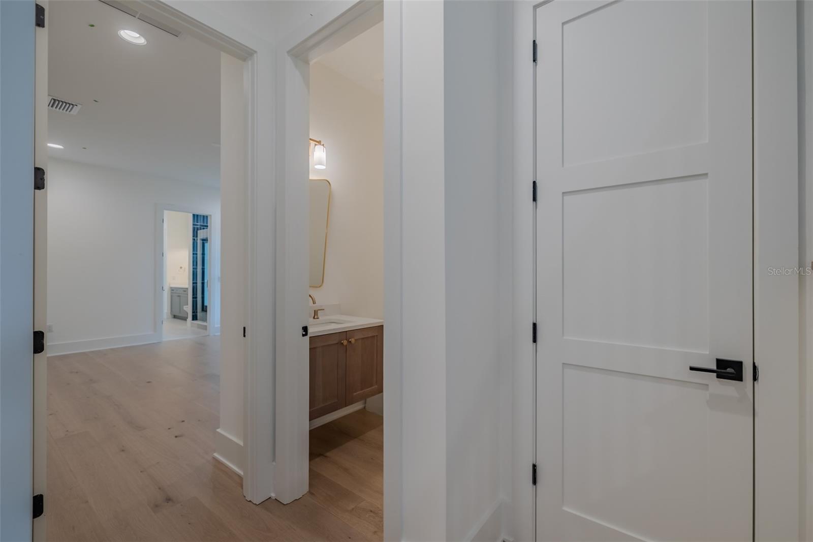 MARYLAND MANOR 2ND UNIT - Residential