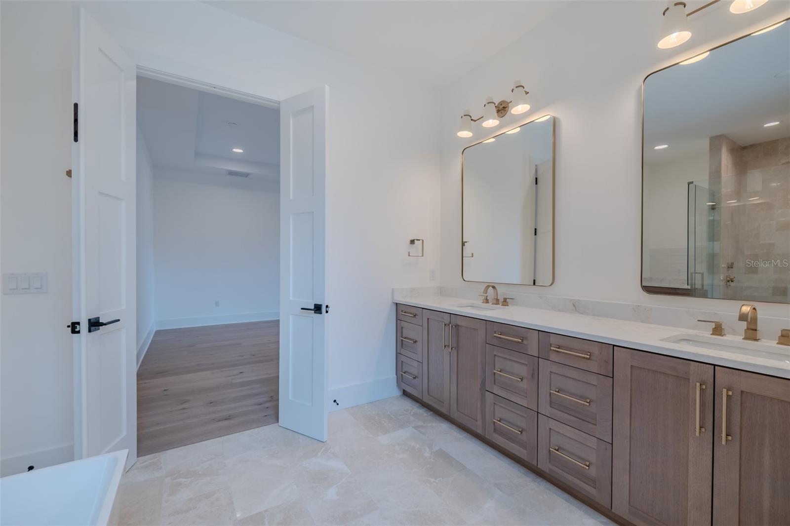 MARYLAND MANOR 2ND UNIT - Residential