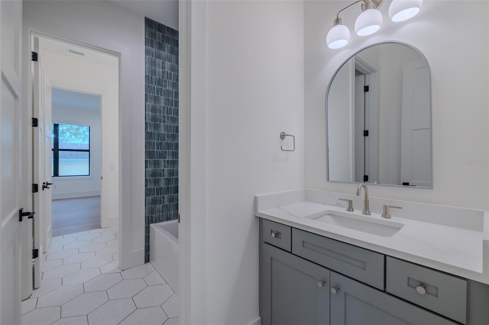 MARYLAND MANOR 2ND UNIT - Residential