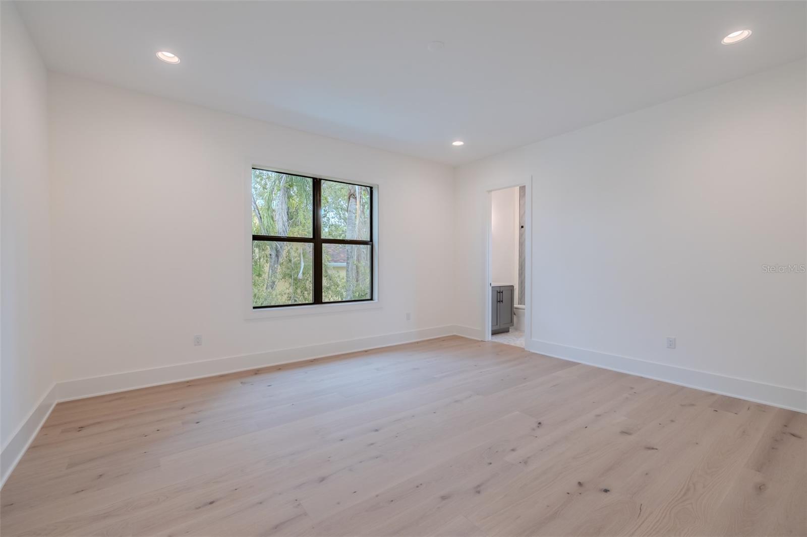 MARYLAND MANOR 2ND UNIT - Residential