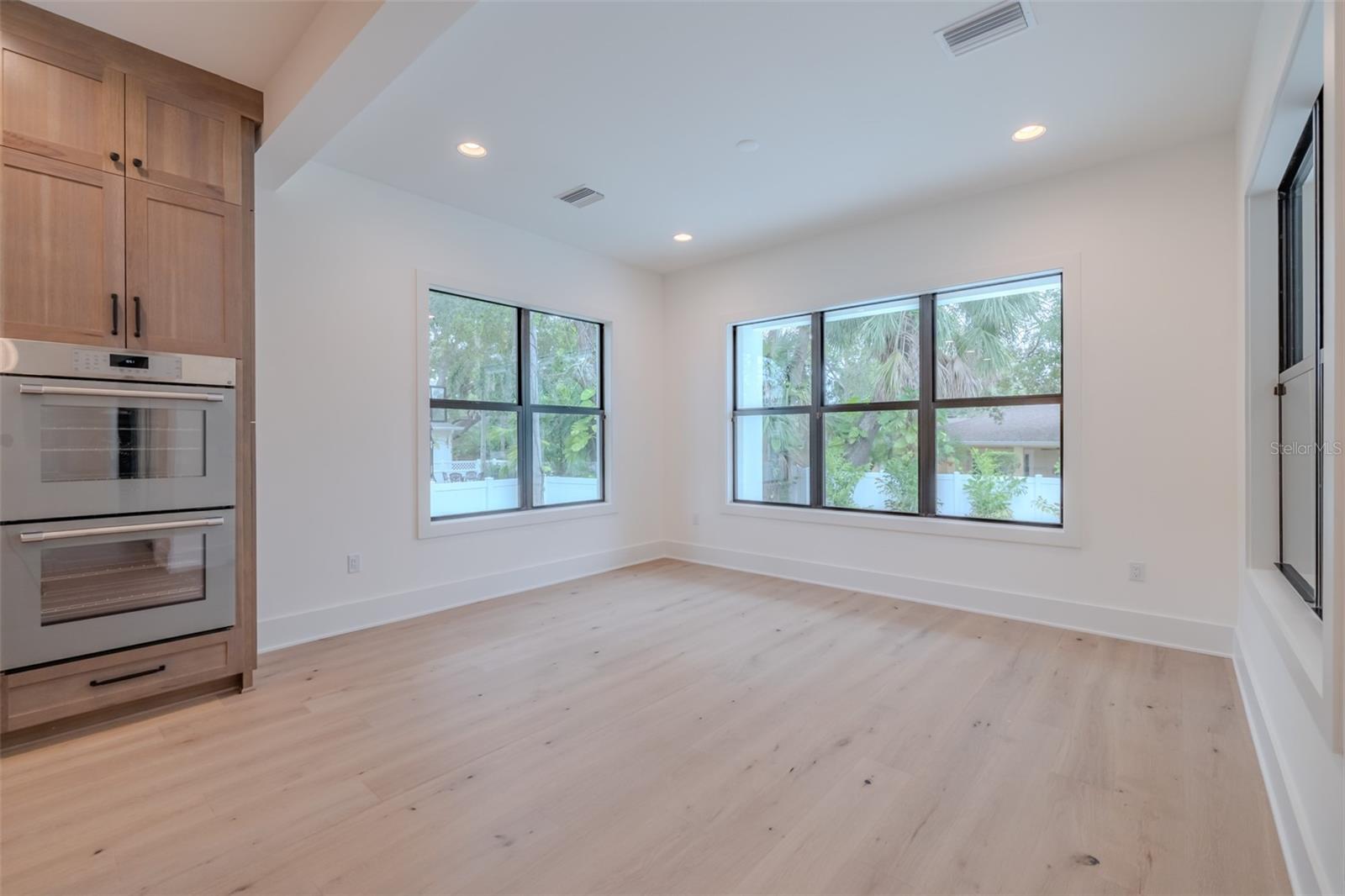 MARYLAND MANOR 2ND UNIT - Residential