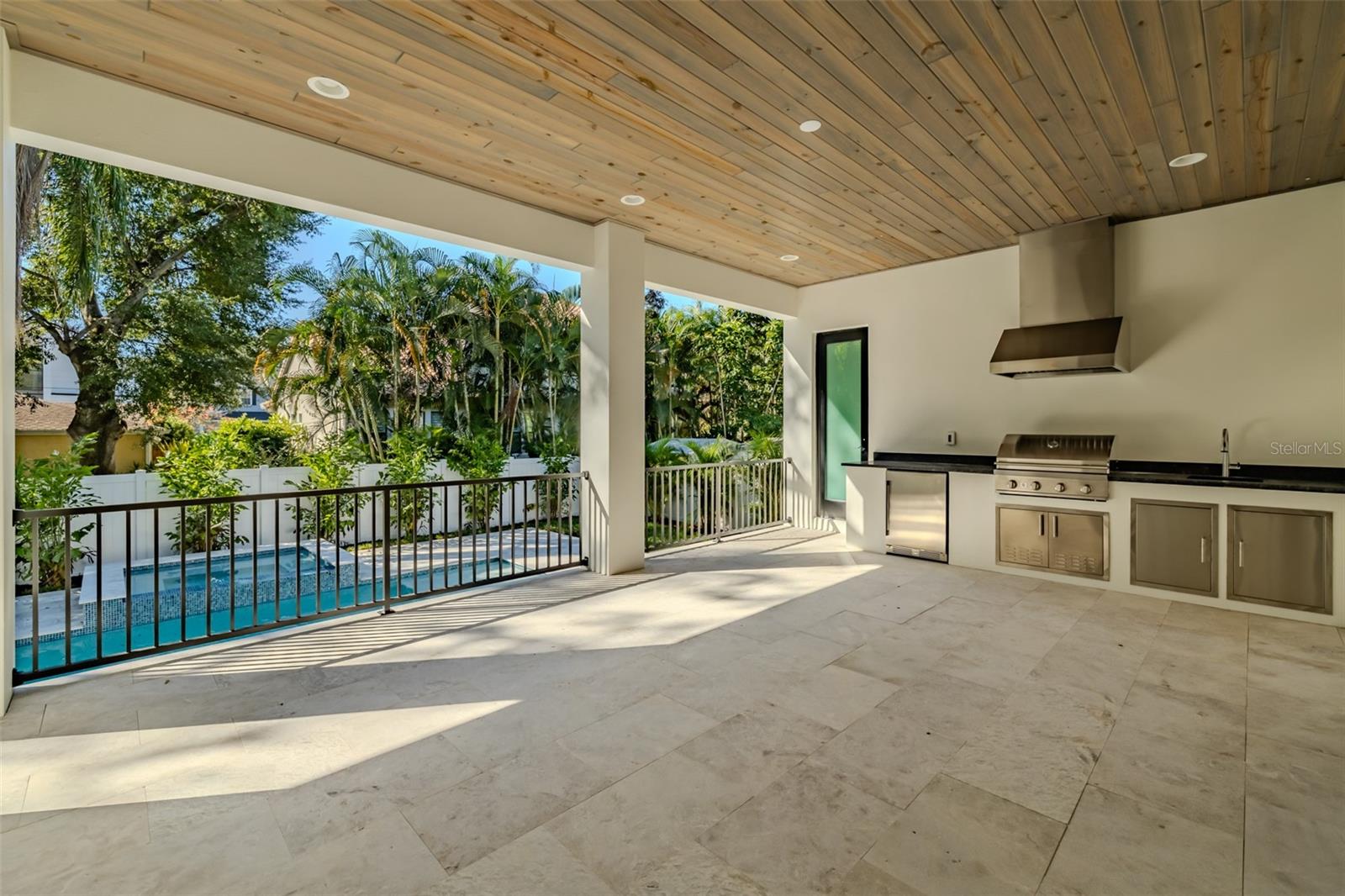 MARYLAND MANOR 2ND UNIT - Residential