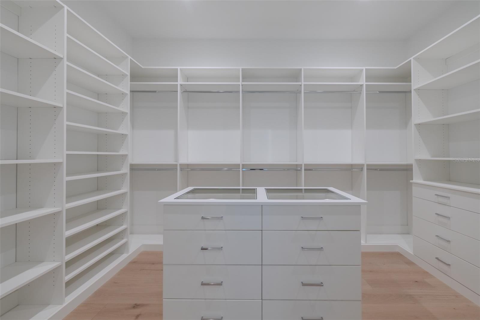 MARYLAND MANOR 2ND UNIT - Residential