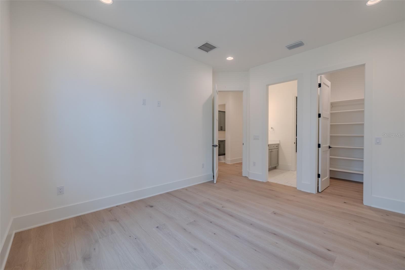 MARYLAND MANOR 2ND UNIT - Residential