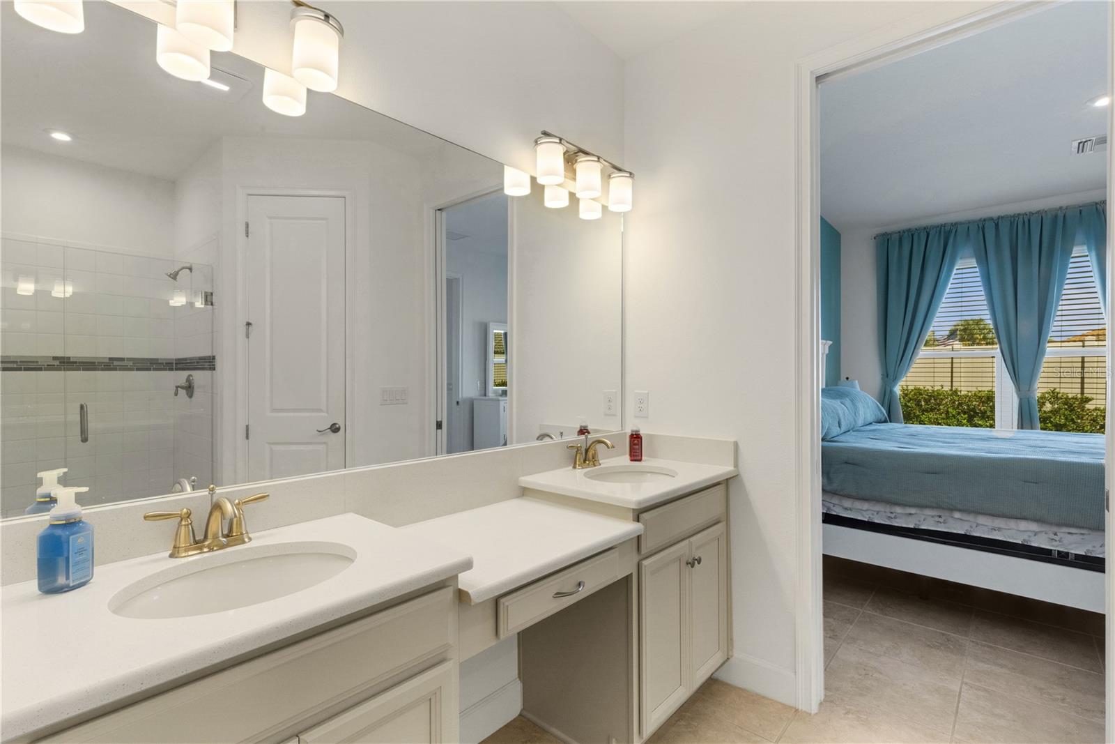 ARTISAN LAKES ESPLANADE PH IV SUBPH A, B, - Residential