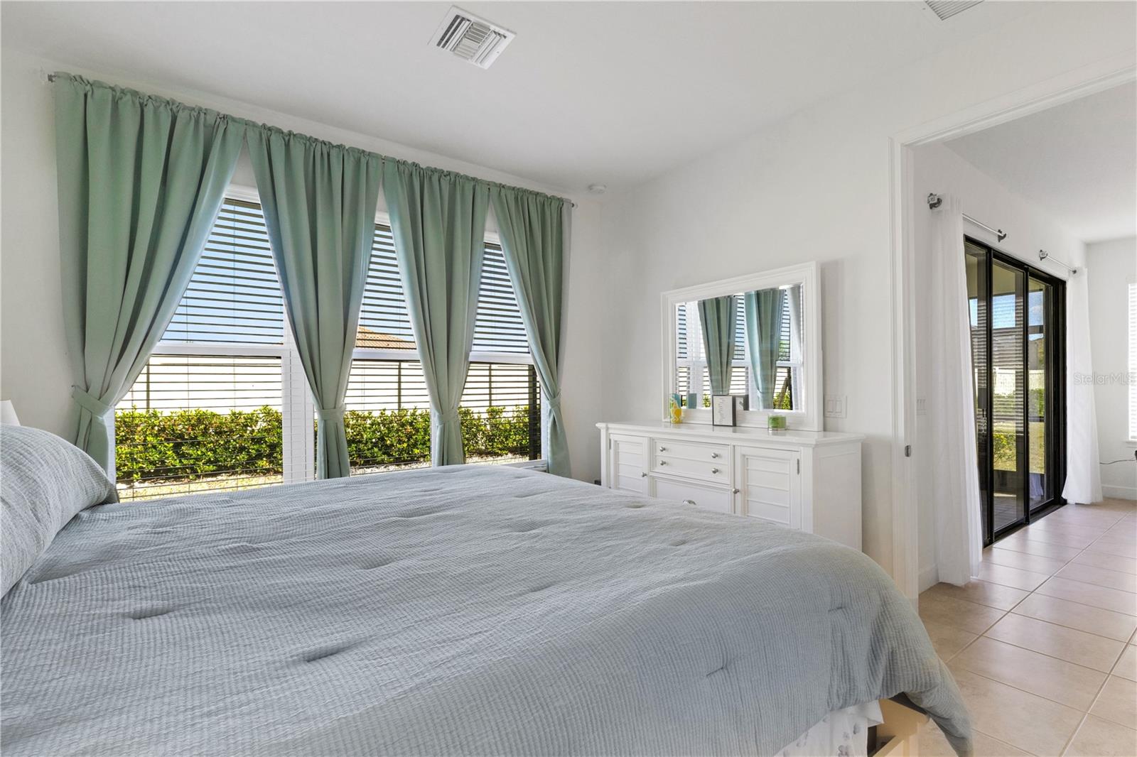 ARTISAN LAKES ESPLANADE PH IV SUBPH A, B, - Residential