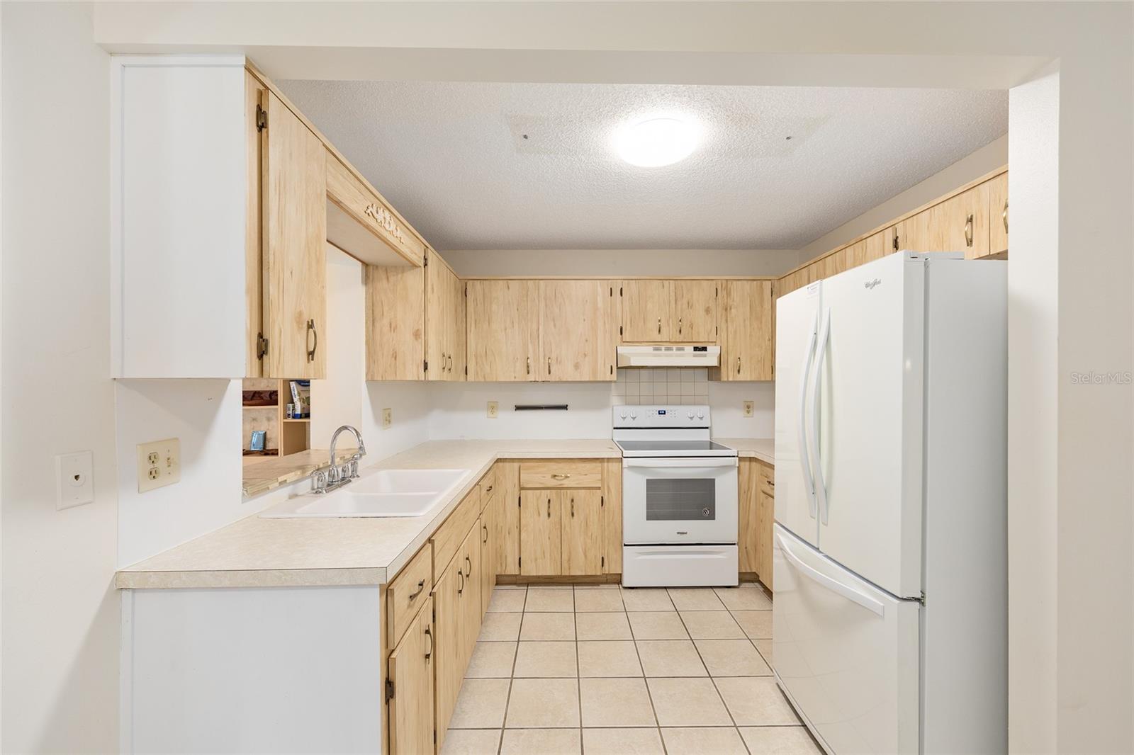 ON TOP OF THE WORLD - Residential