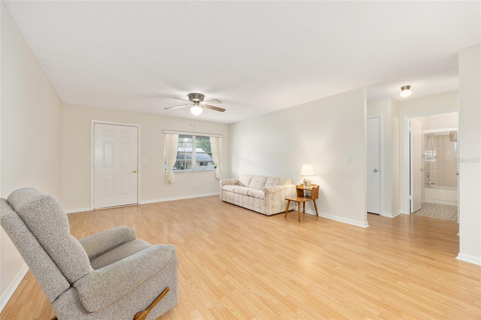 ON TOP OF THE WORLD - Residential