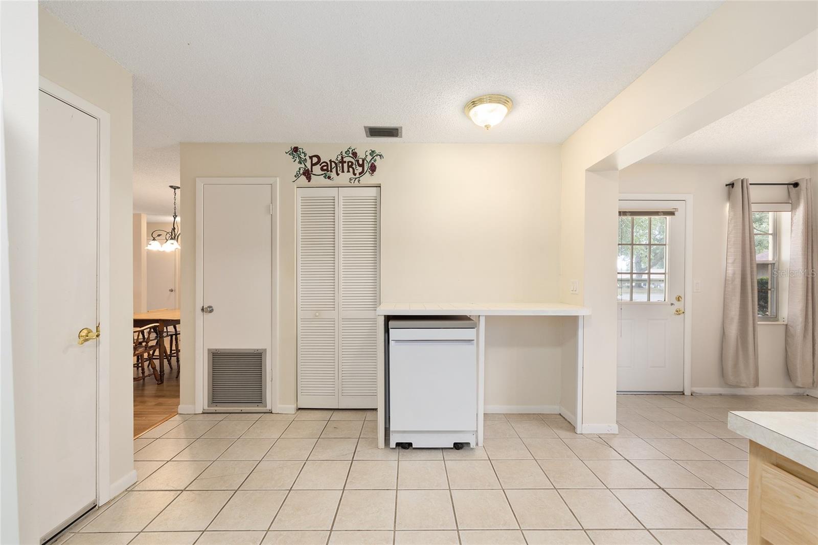 ON TOP OF THE WORLD - Residential