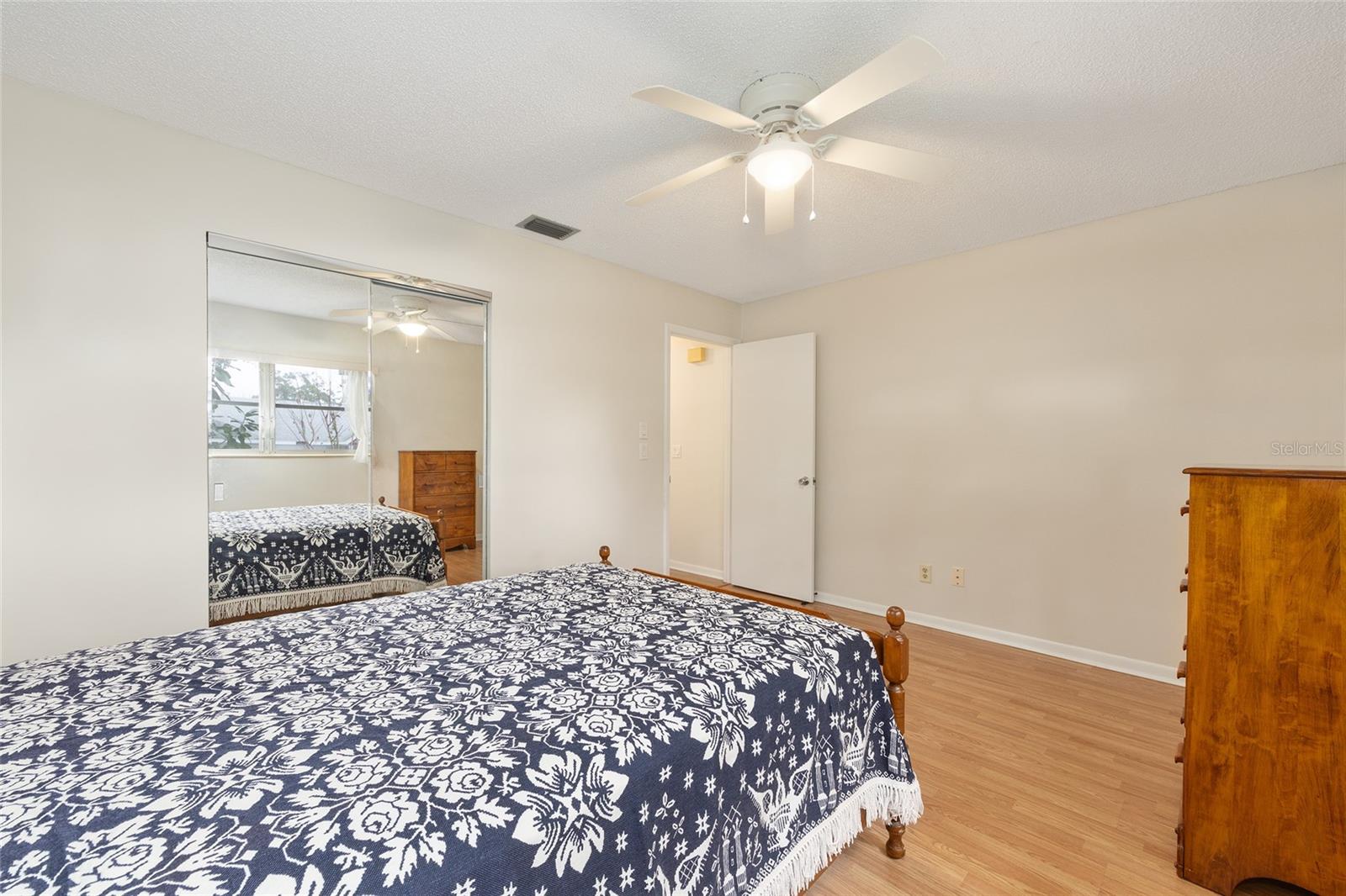 ON TOP OF THE WORLD - Residential