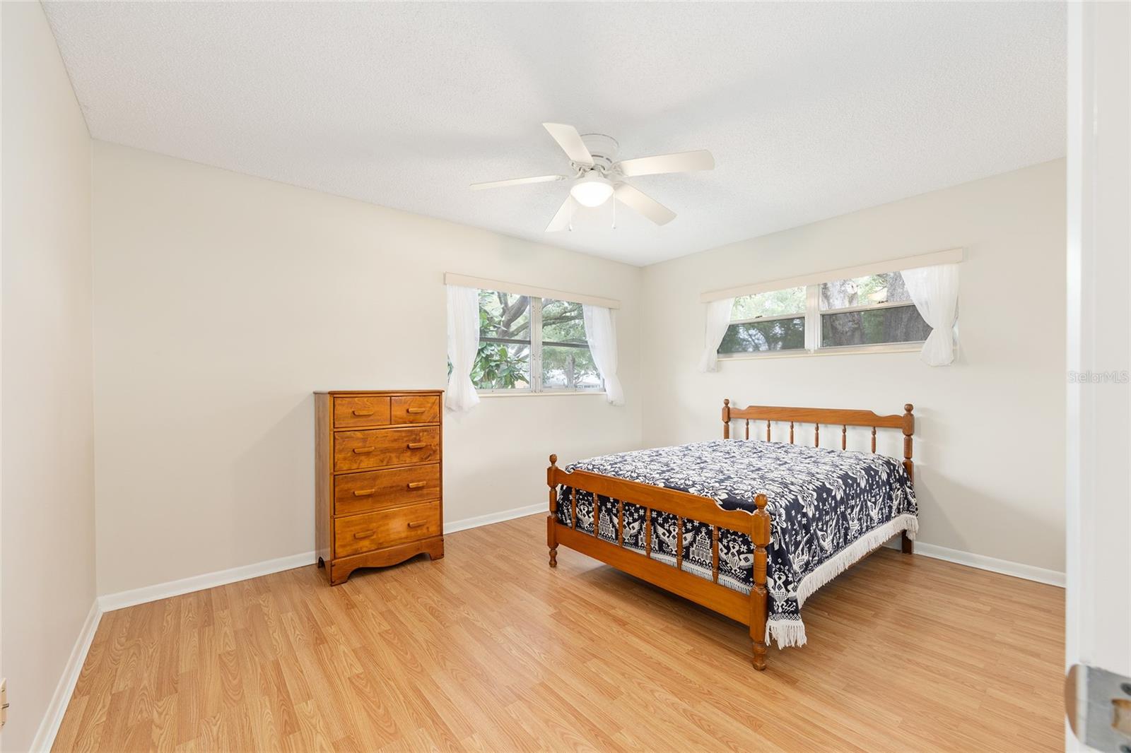 ON TOP OF THE WORLD - Residential