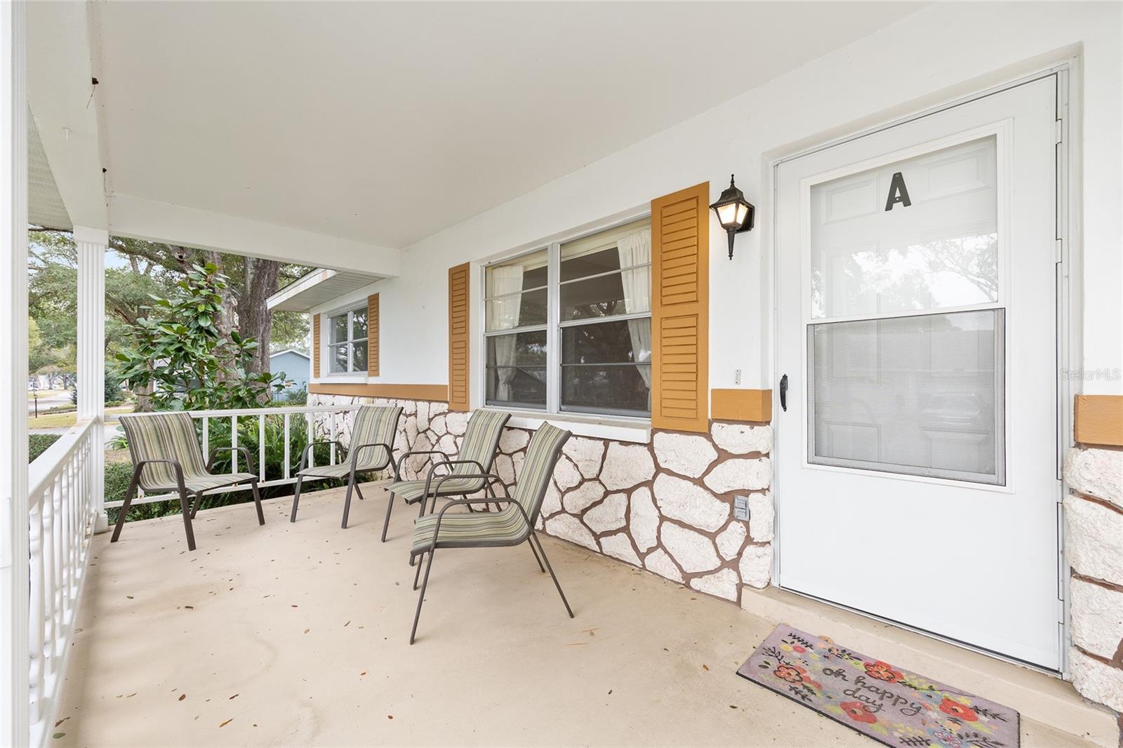 ON TOP OF THE WORLD - Residential