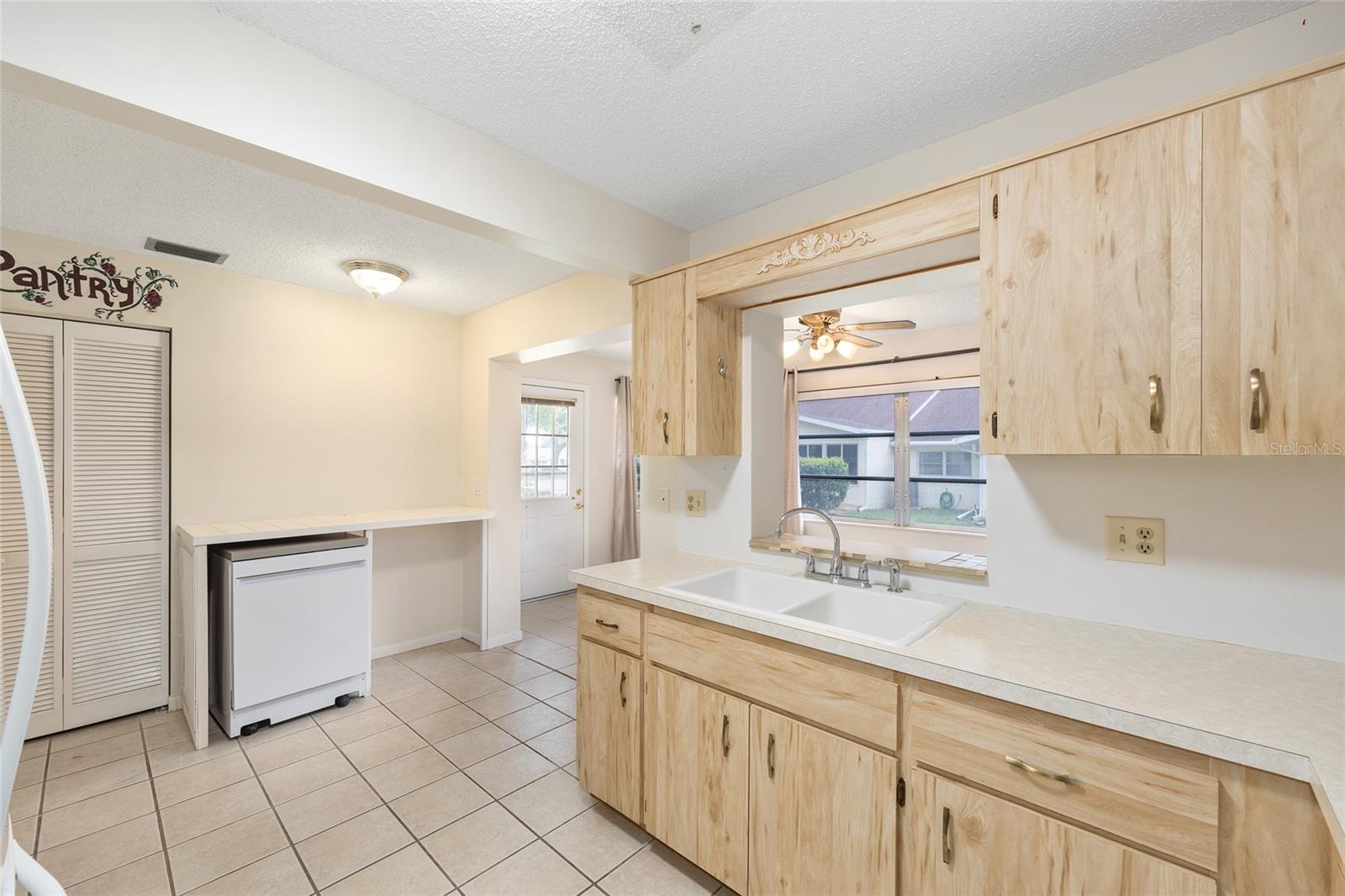 ON TOP OF THE WORLD - Residential