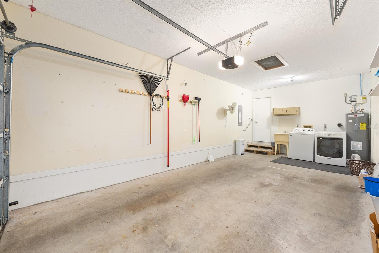 ON TOP OF THE WORLD - Residential