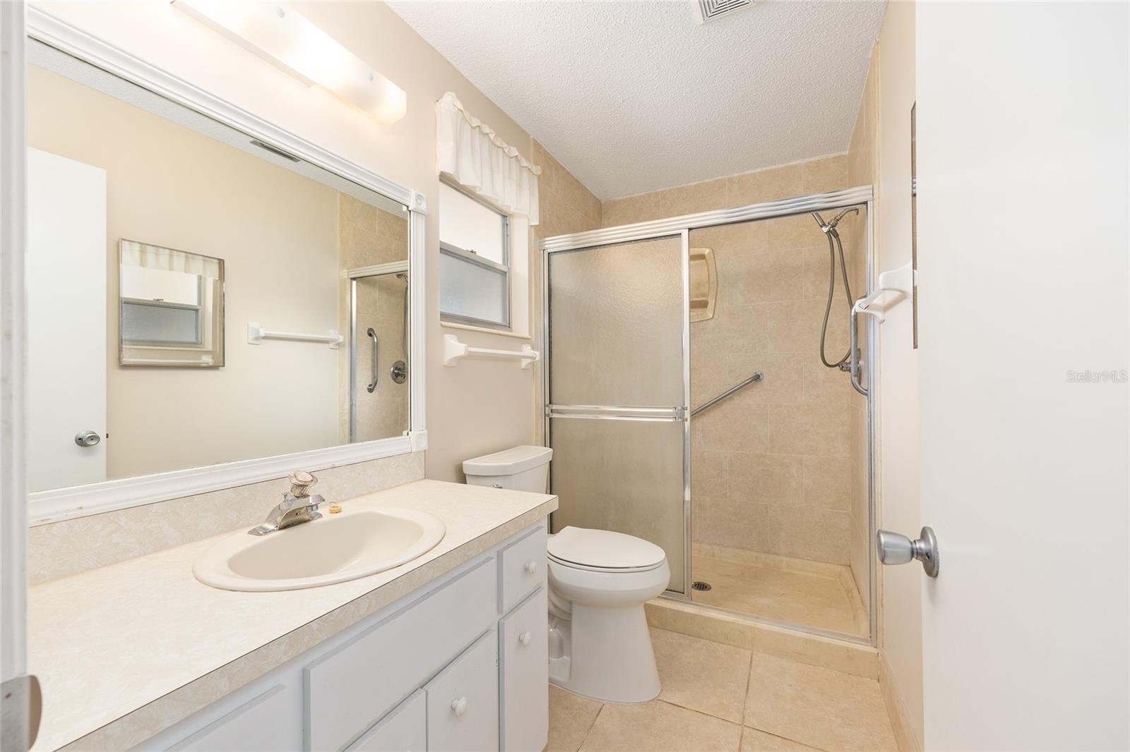 ON TOP OF THE WORLD - Residential